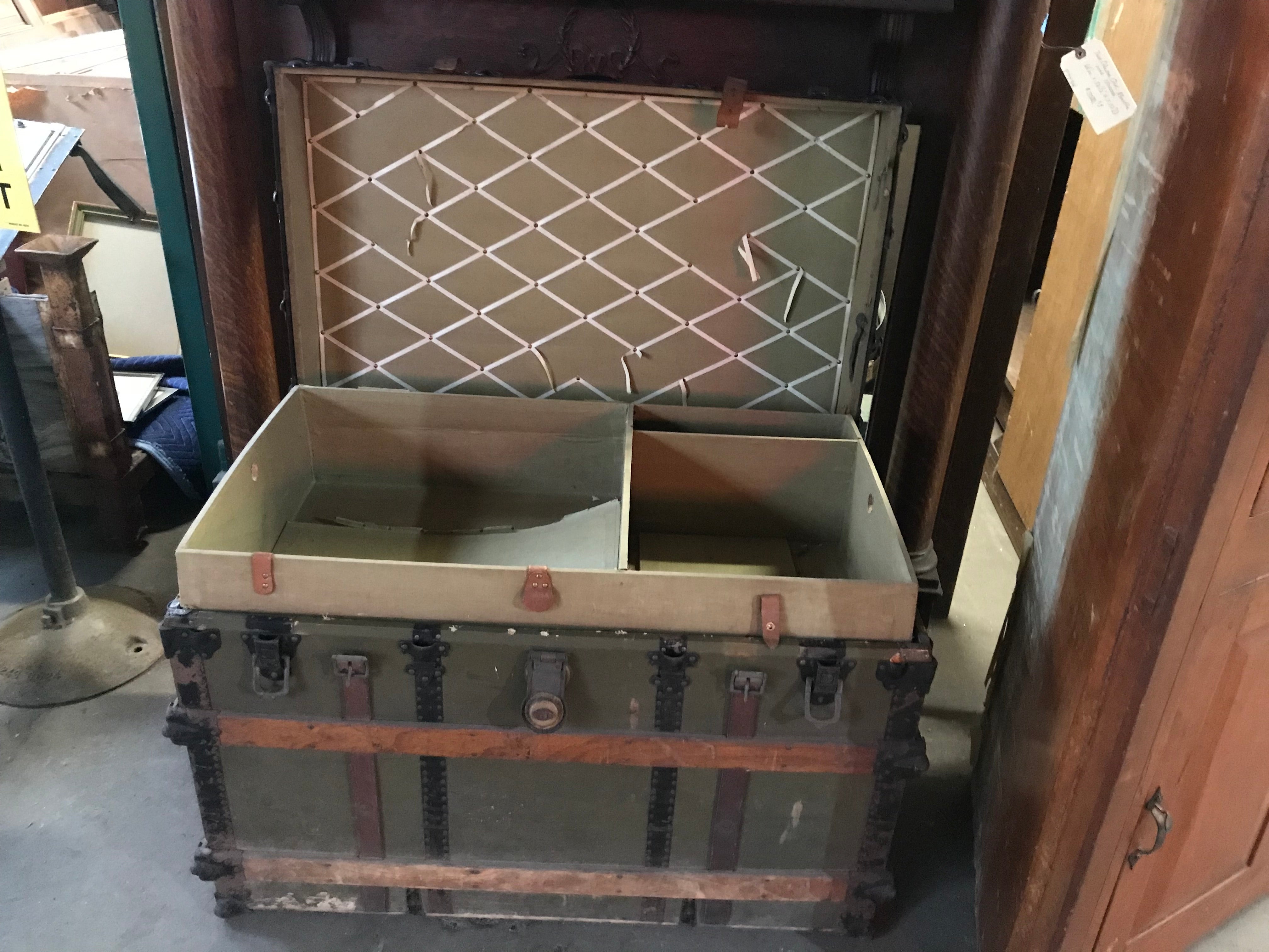 Vintage Truck   36" x 21" x 25'