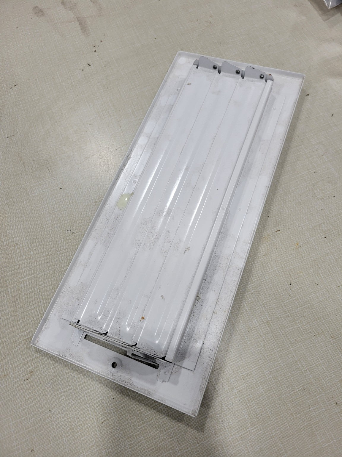 White Steel Adjustable Vent Register – 14" x 6" (Fits 12" x 4" Duct)
