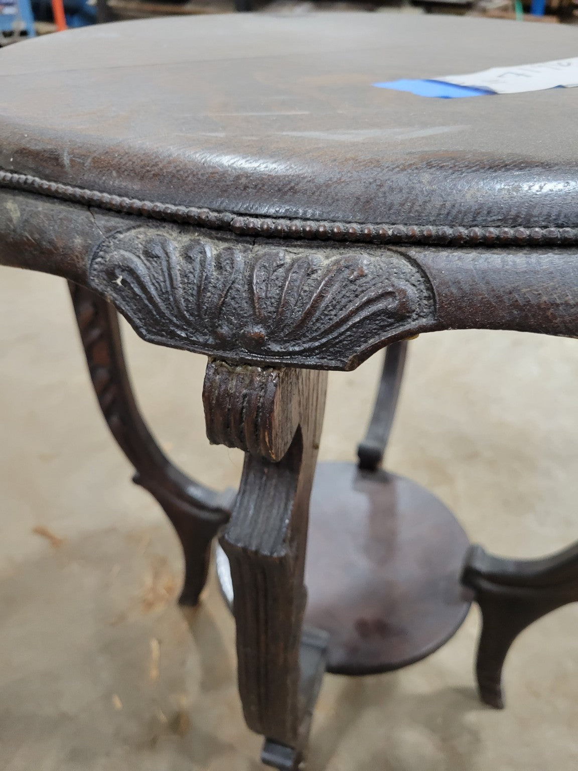 Antique Round Oak Lamp Table with Carved Legs