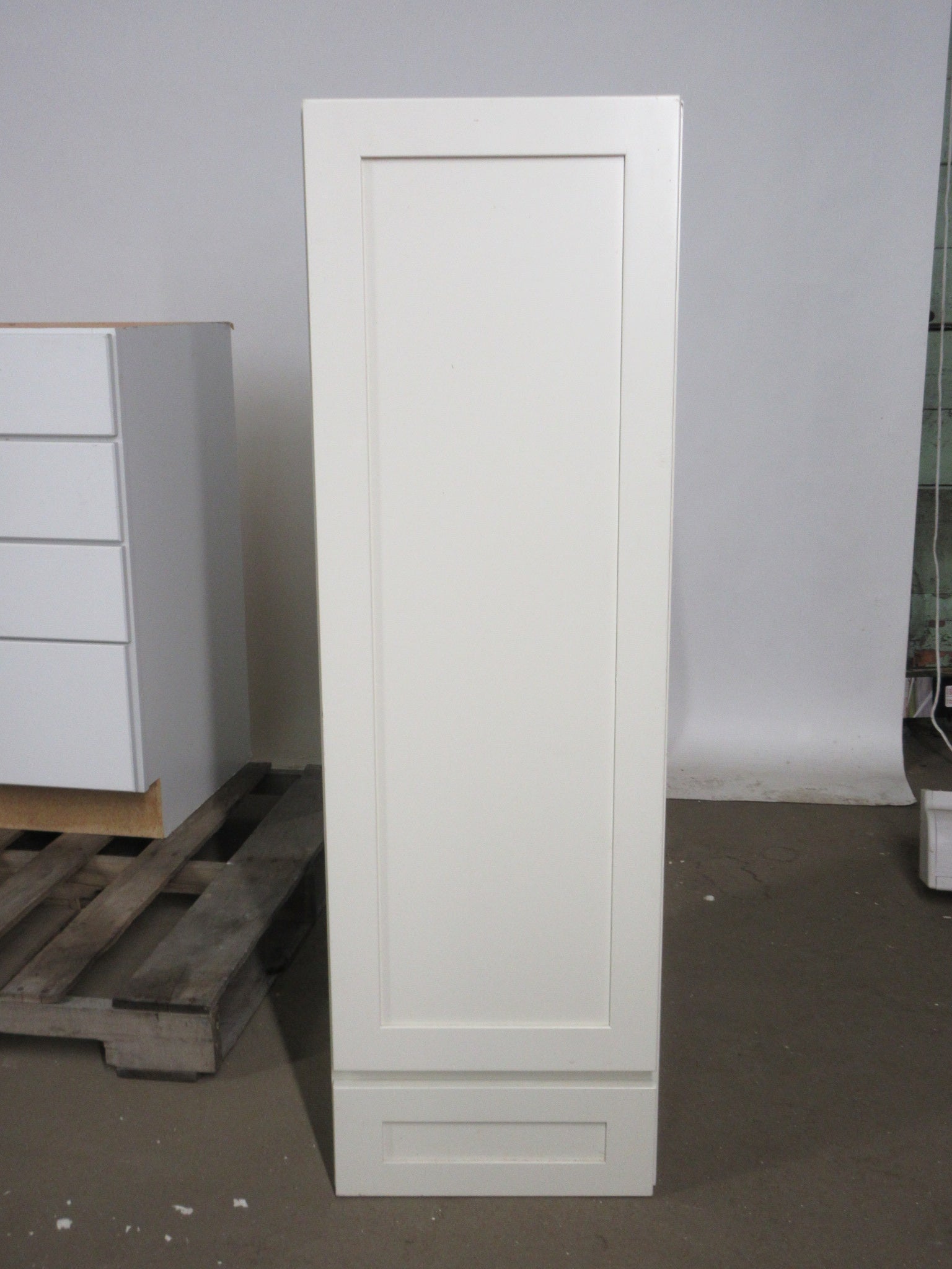 Shaker Cabinet with Drawer