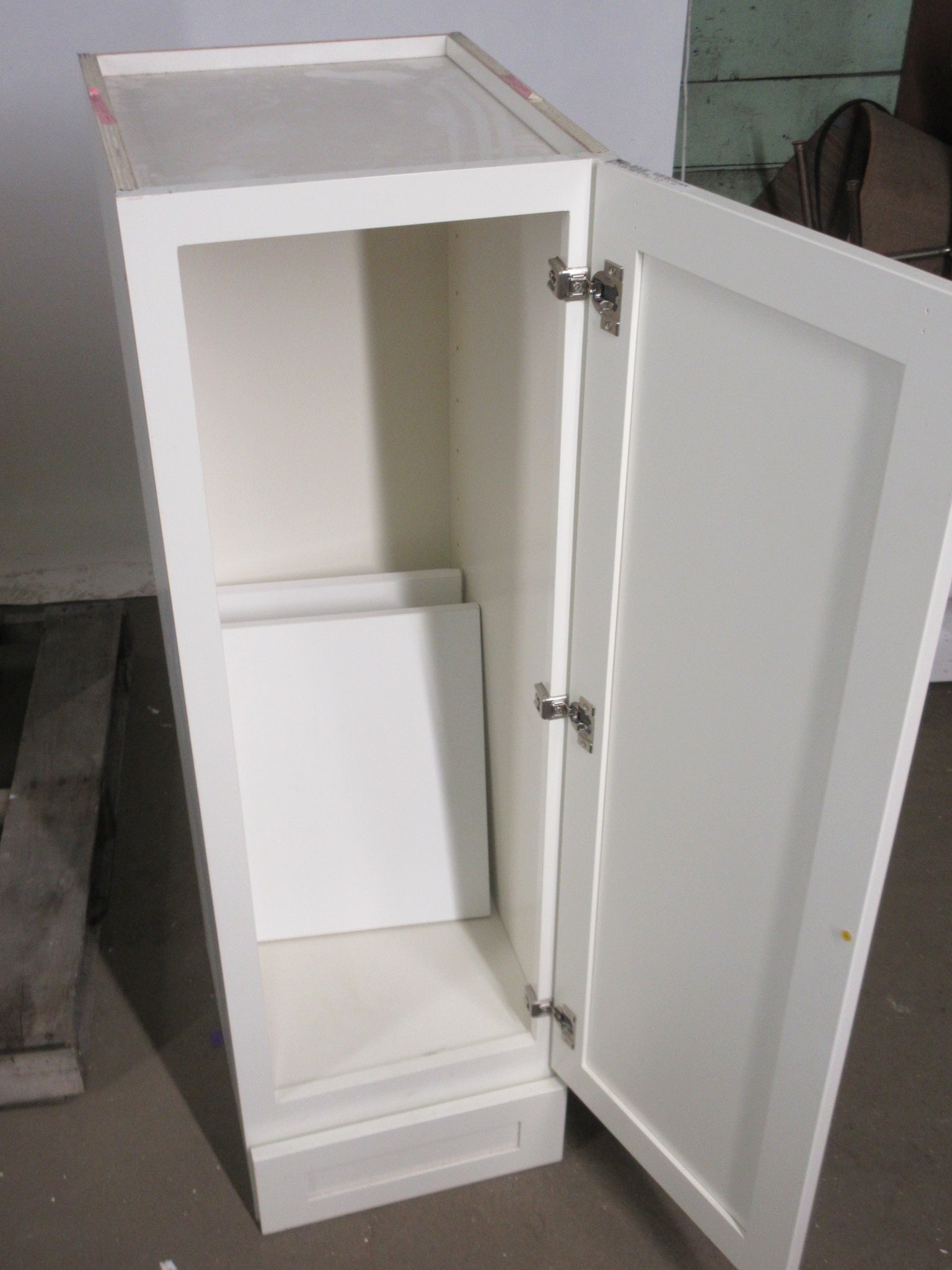 Shaker Cabinet with Drawer