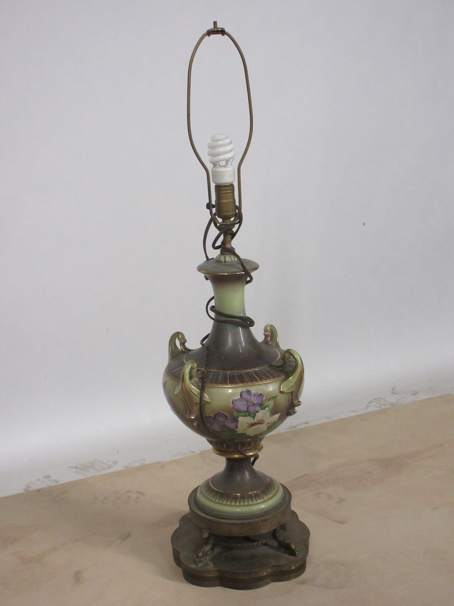 Vintage Neoclassical Ceramic Urn Lamp