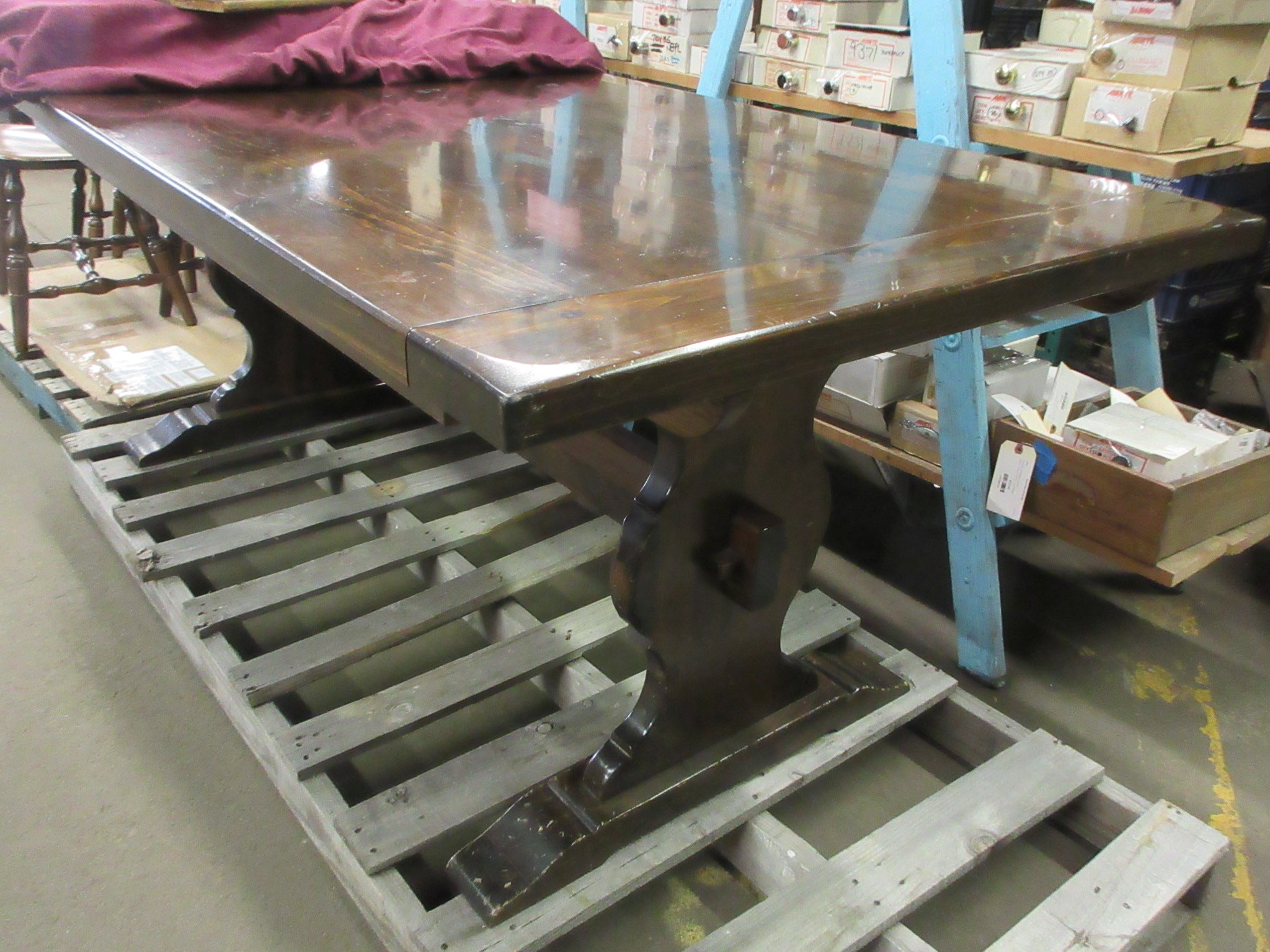 Extended Entertainment Collection Dining Table with Leaves