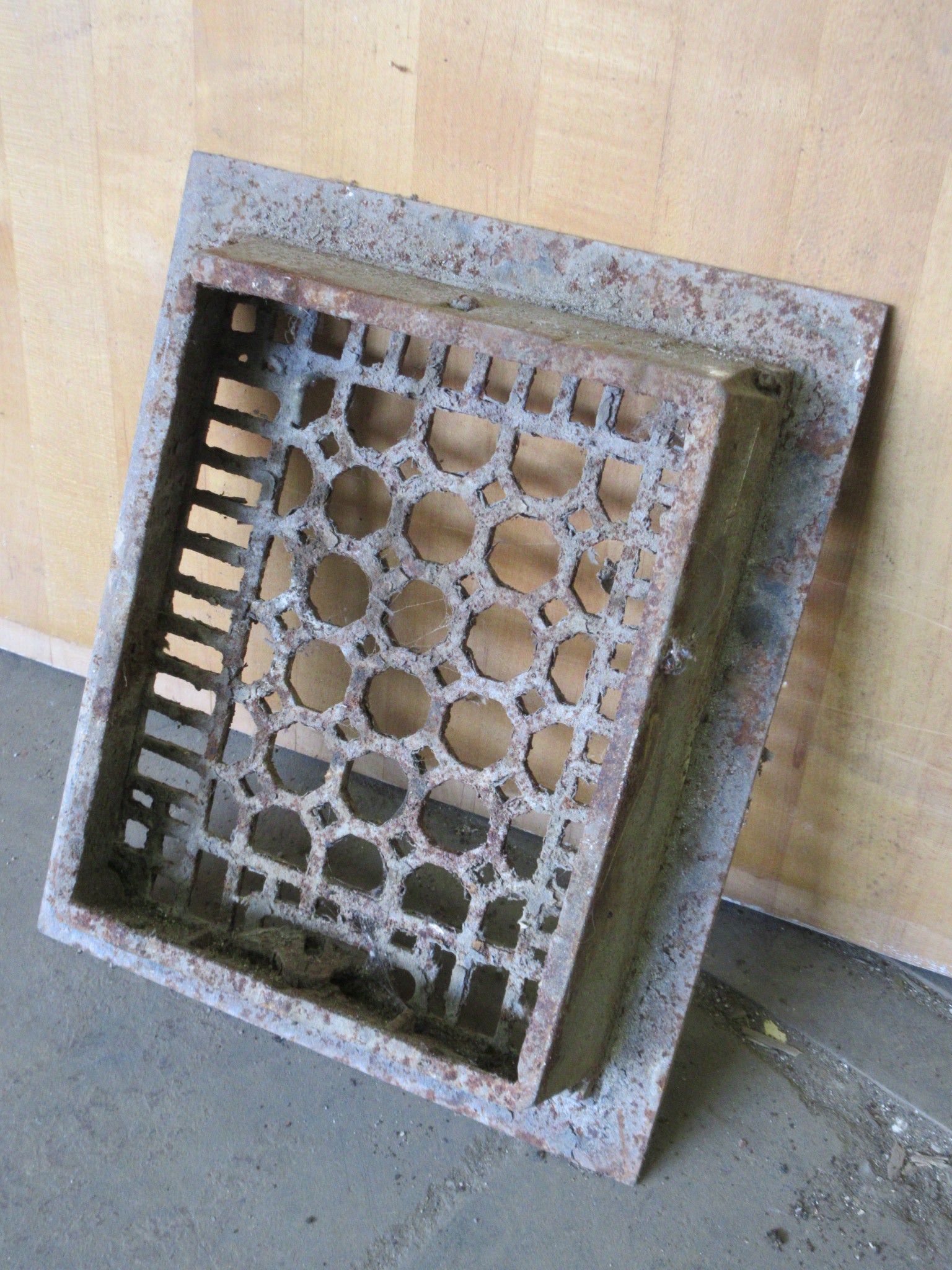 Antique Deco Floor Register without Damper