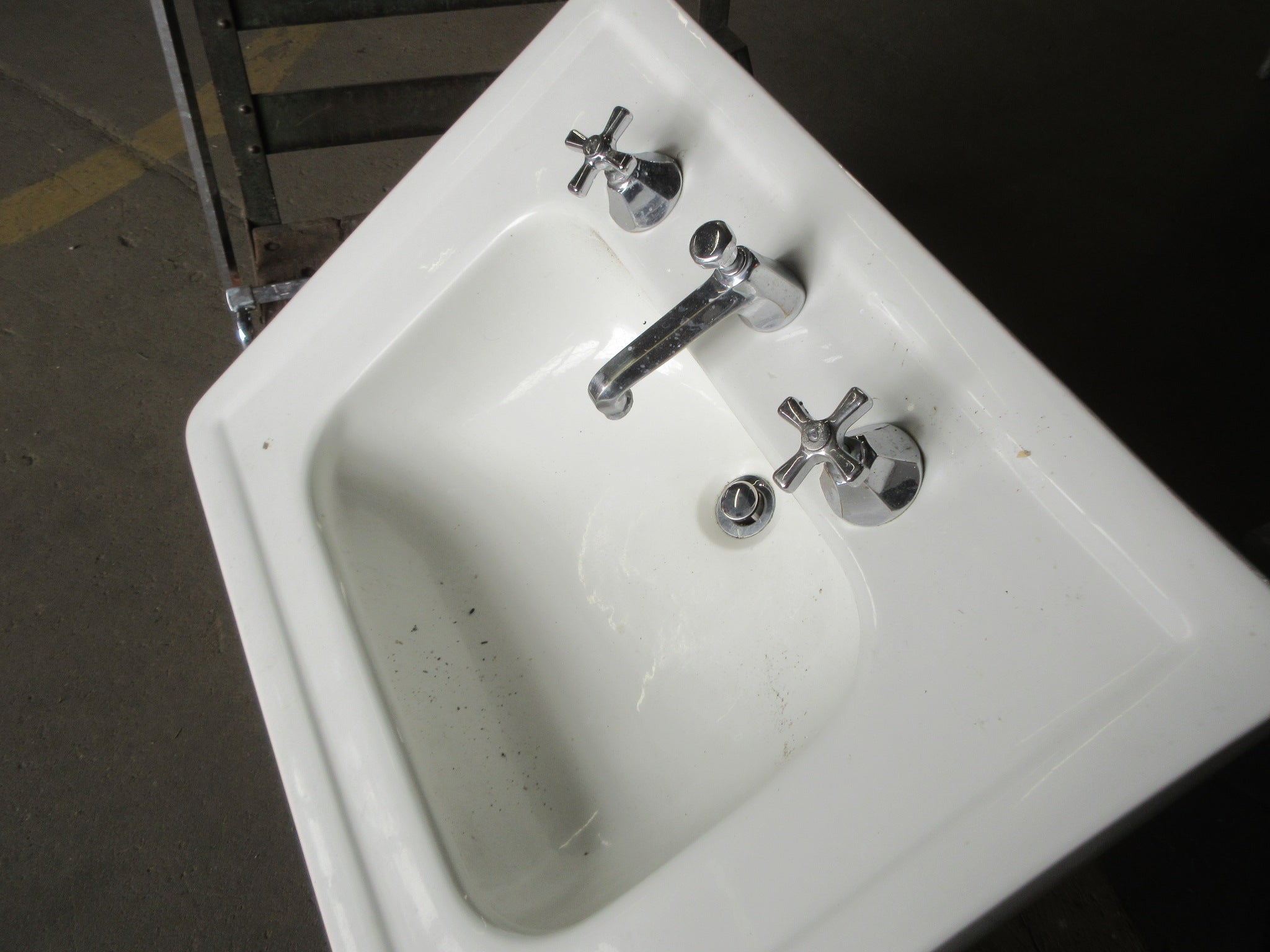 Vintage Wall Mount Sink with Legs