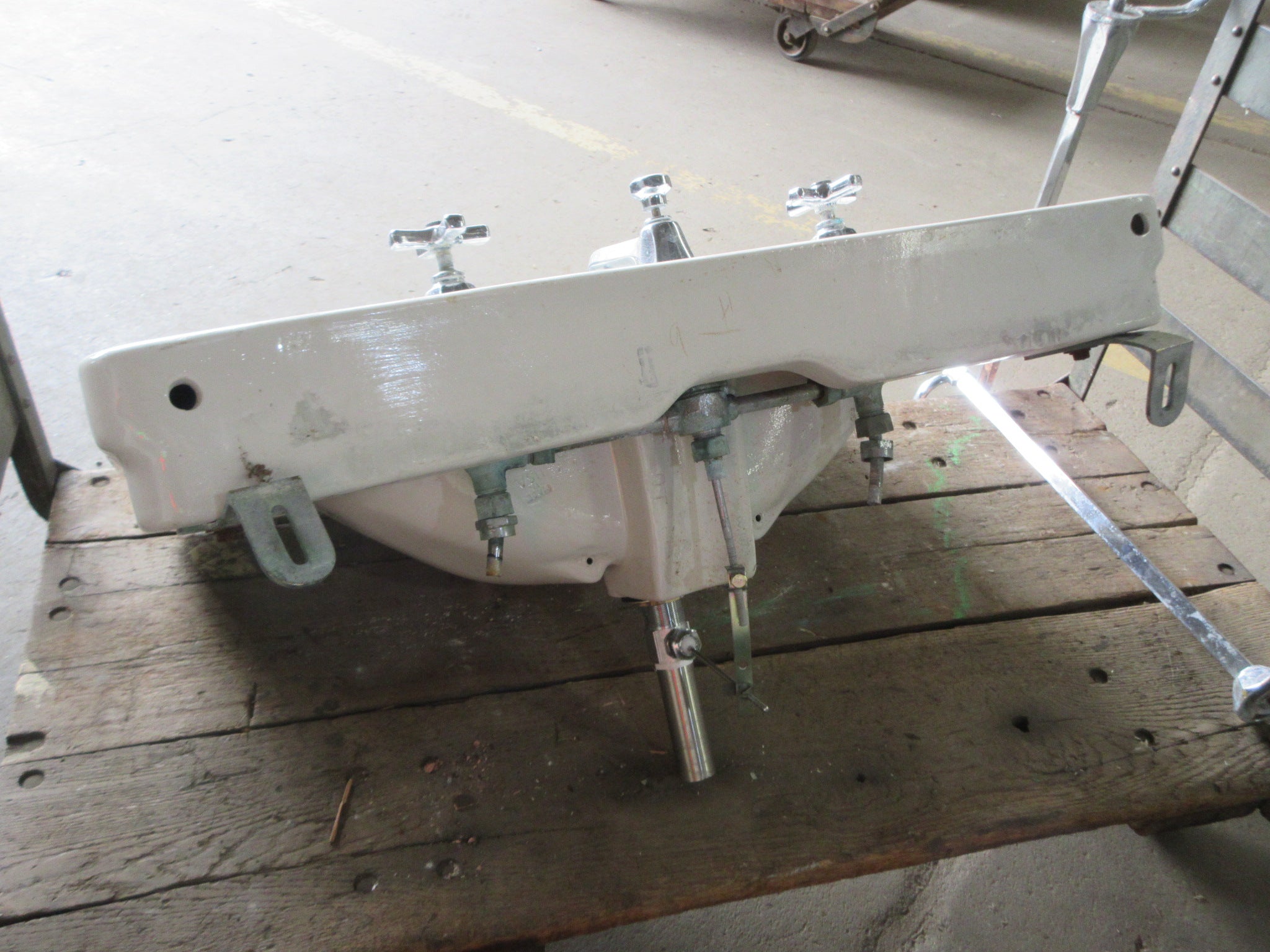 Vintage Wall Mount Sink with Legs