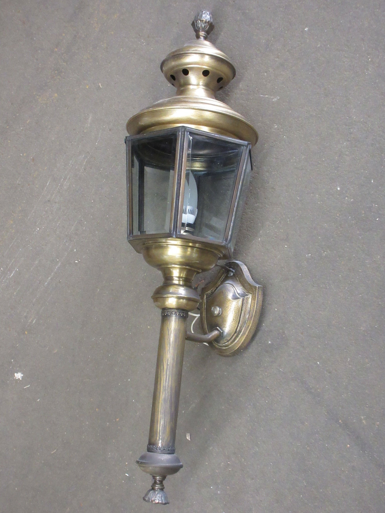 Brass Wall Sconce (missing bottom Finial)