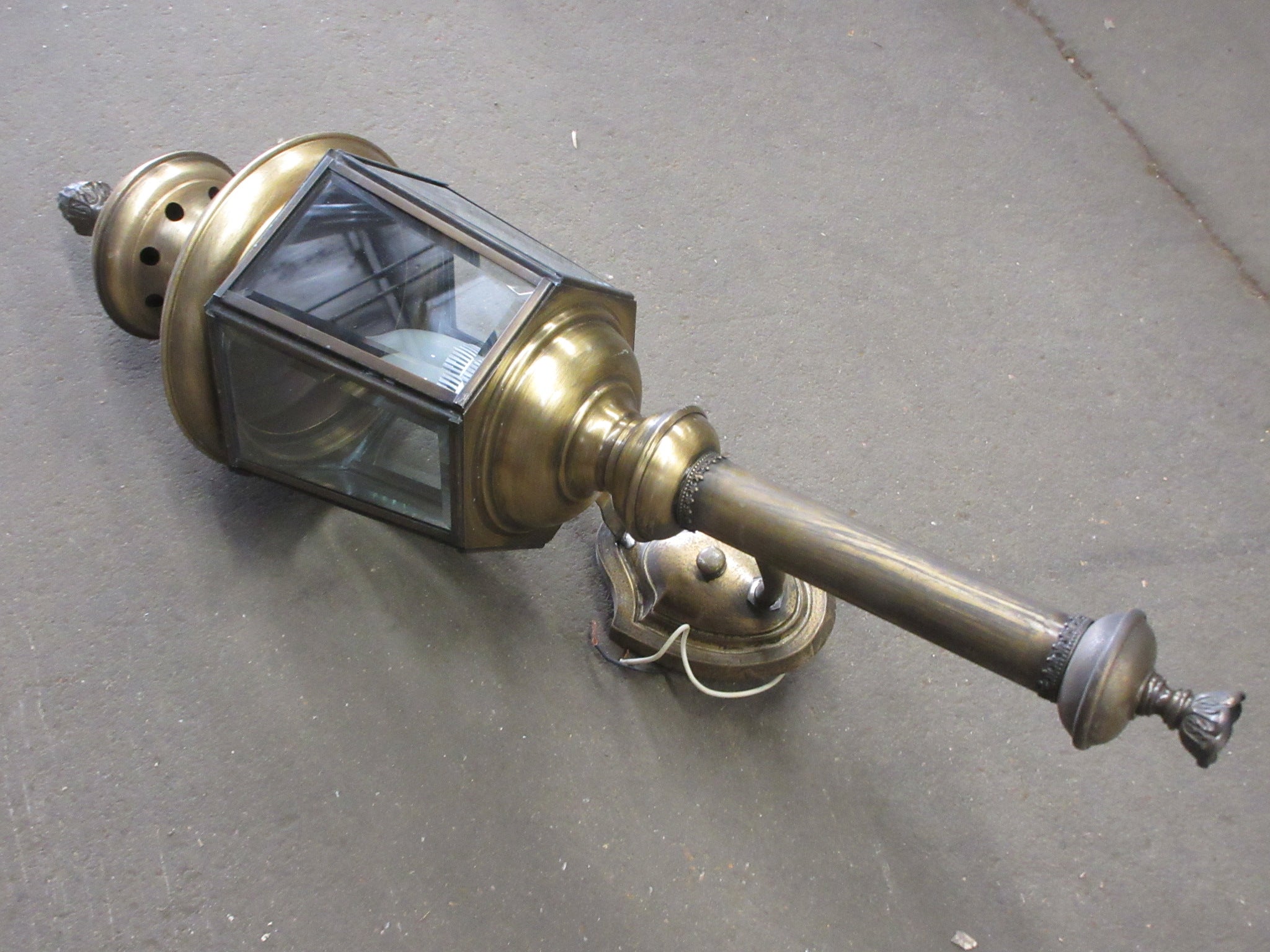 Brass Wall Sconce (missing bottom Finial)