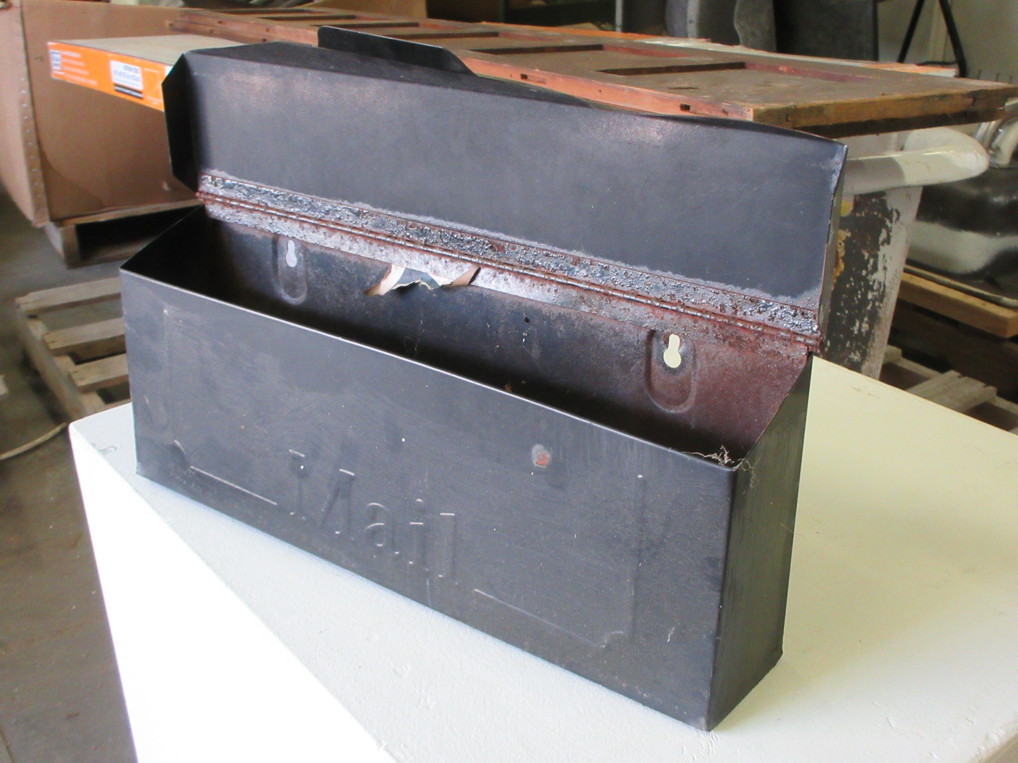 Metal Mailbox with Lid
