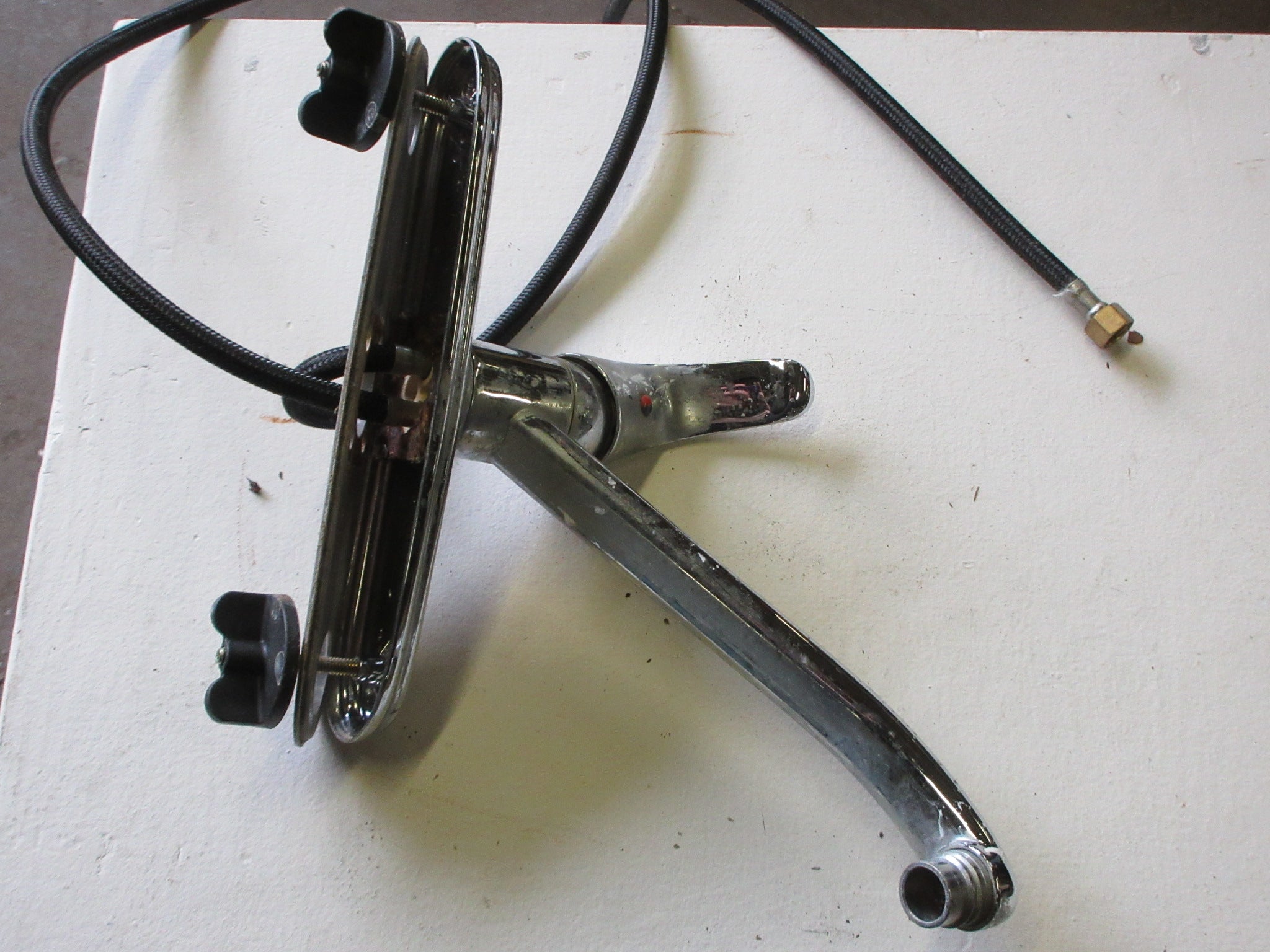 Chrome Finish Single Handle Kitchen Faucet