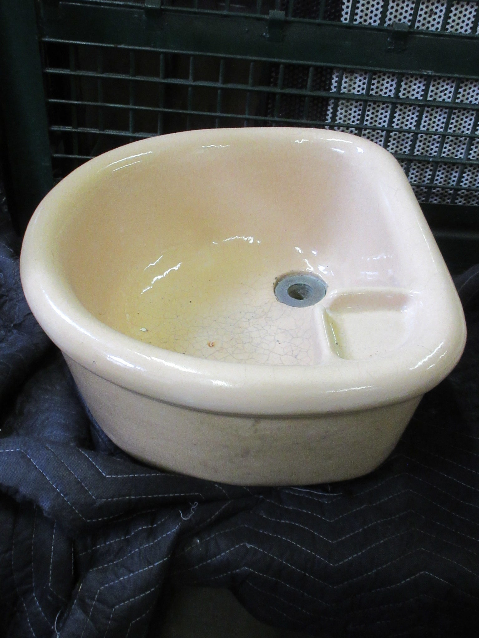 Antique Ceramic Wall Mount Sink with Soap Tray