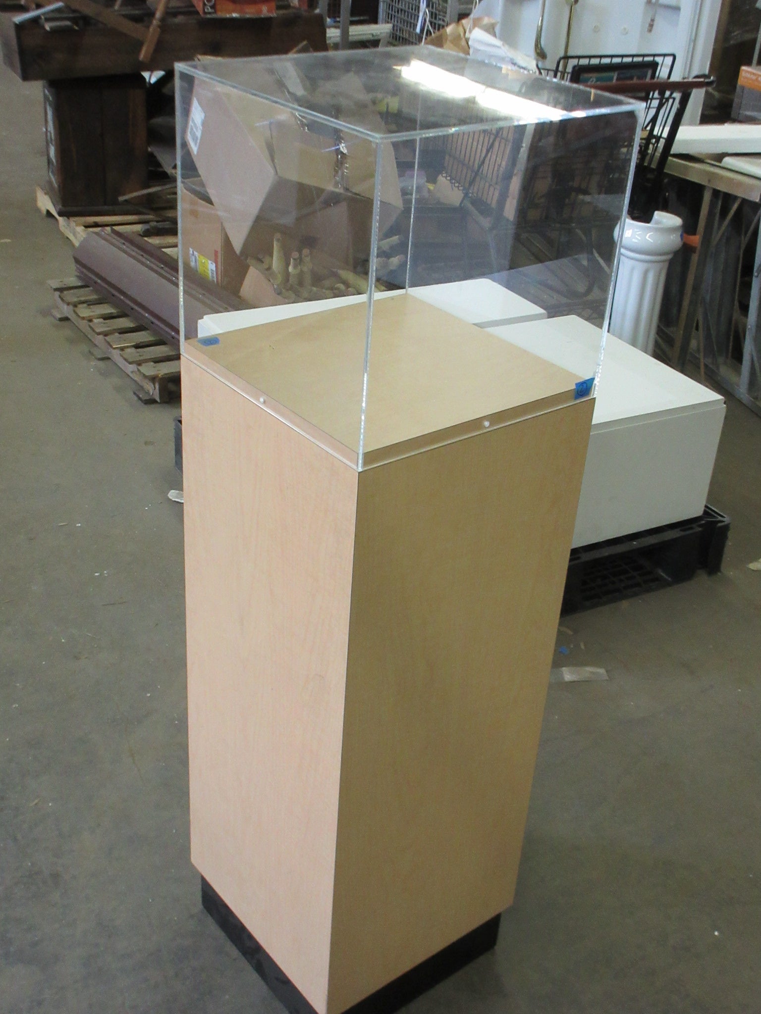Pedestal Display Stand with Cover 15x15"
