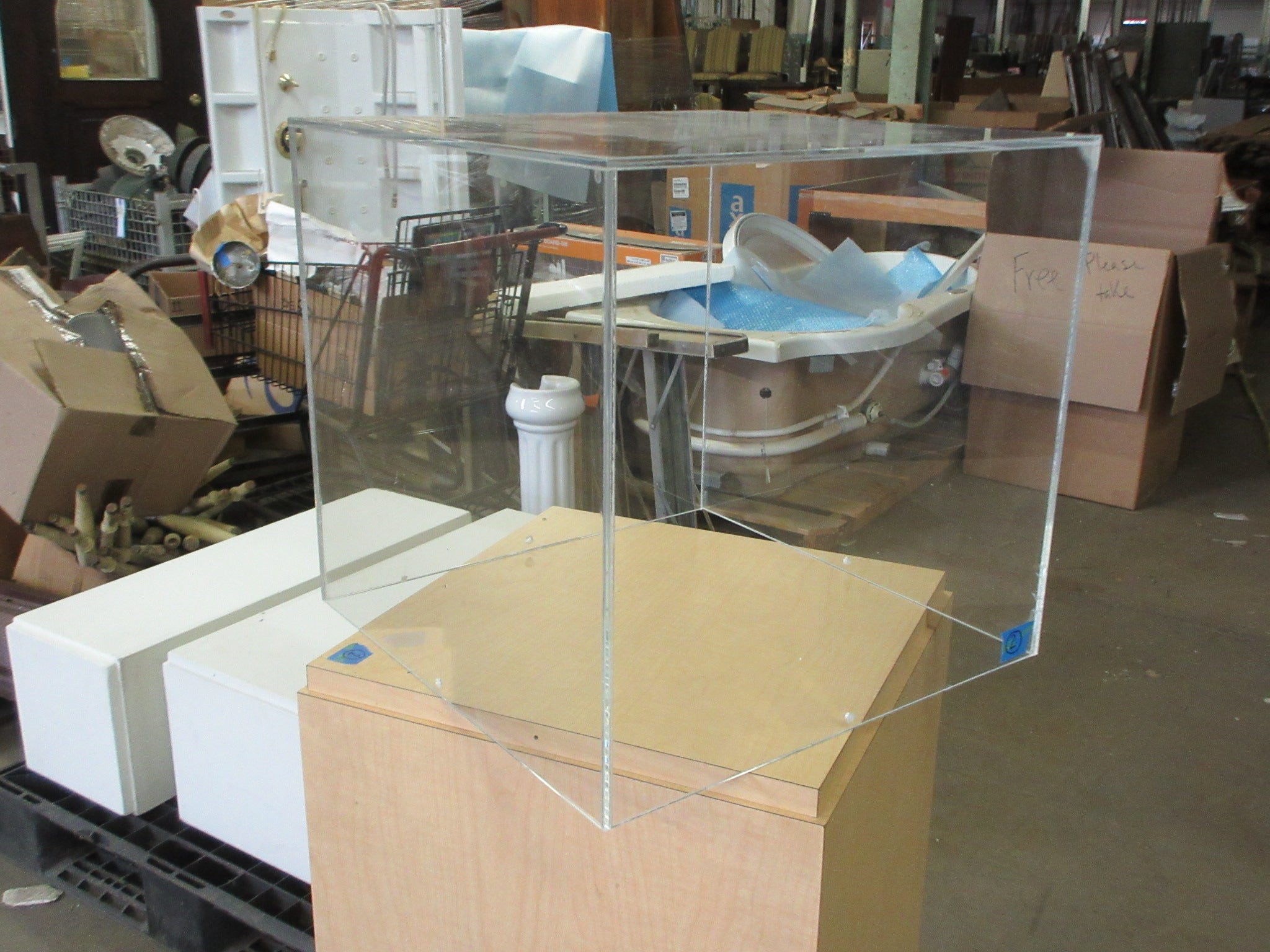 Pedestal Display Stand with Cover 15x15"