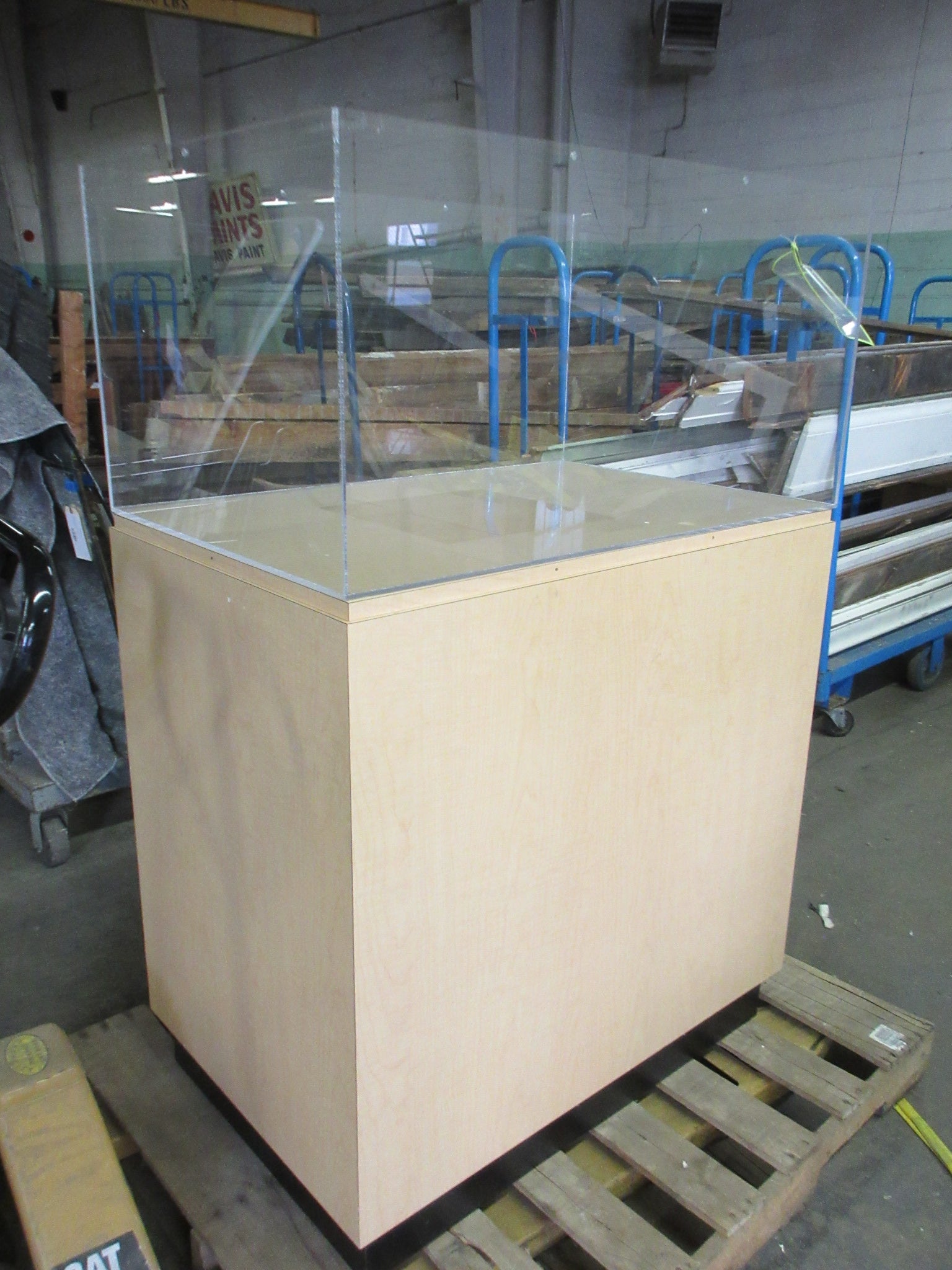 Pedestal Display Stand with Cover 36x24"