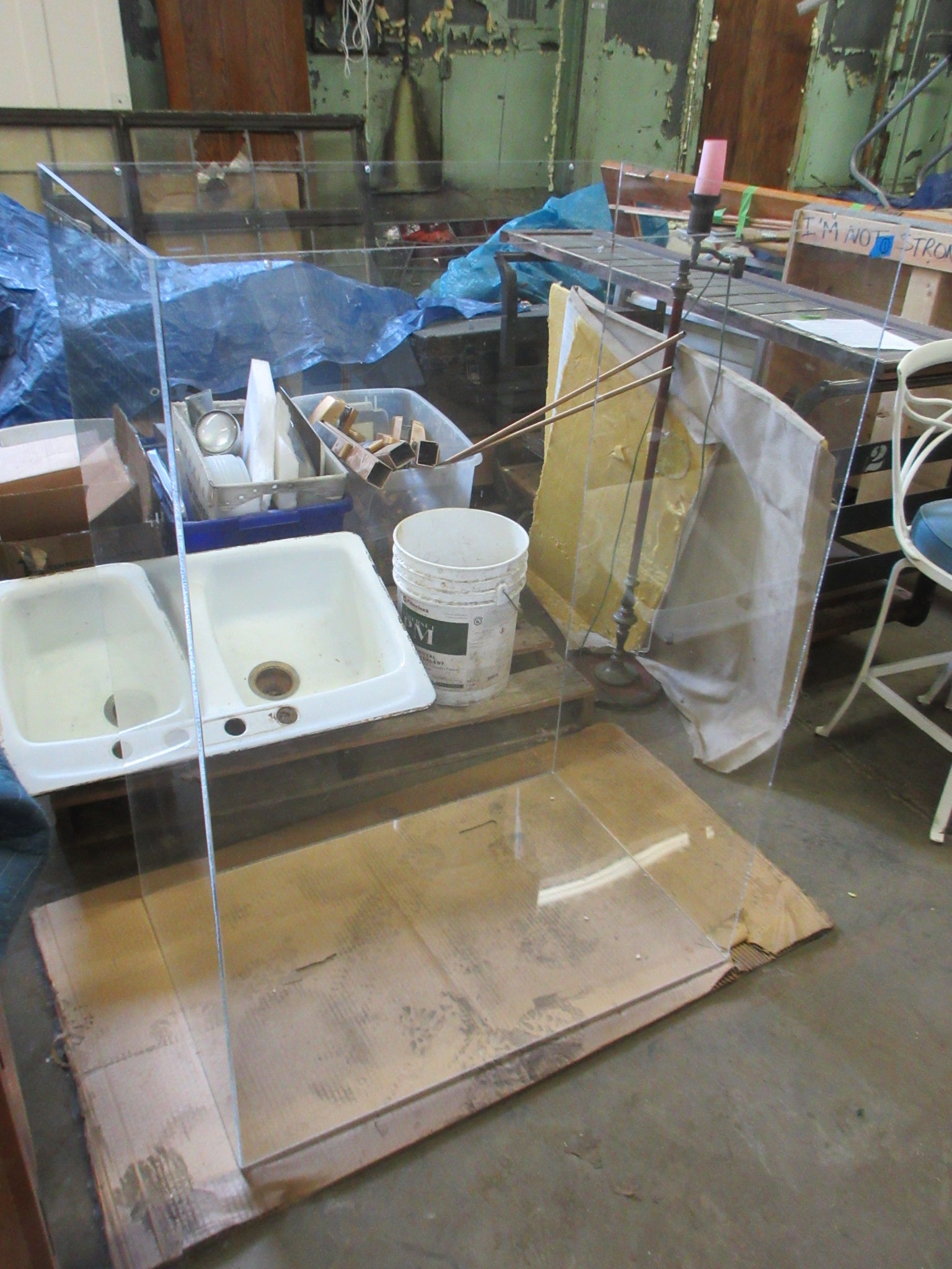 Pedestal Display Stand with Cover 36 1/4x24"
