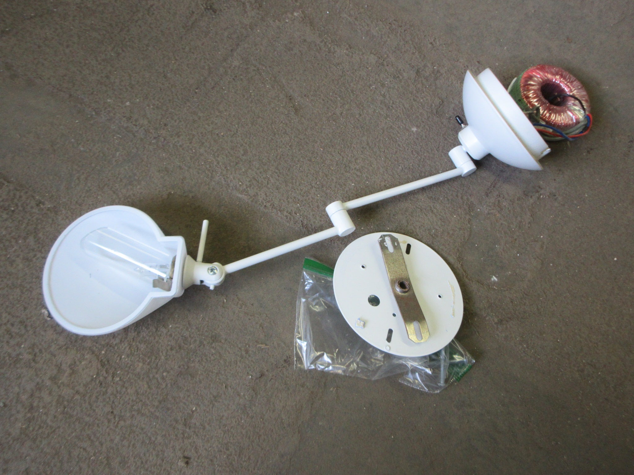 Wall Mount Adjustable Arm Light