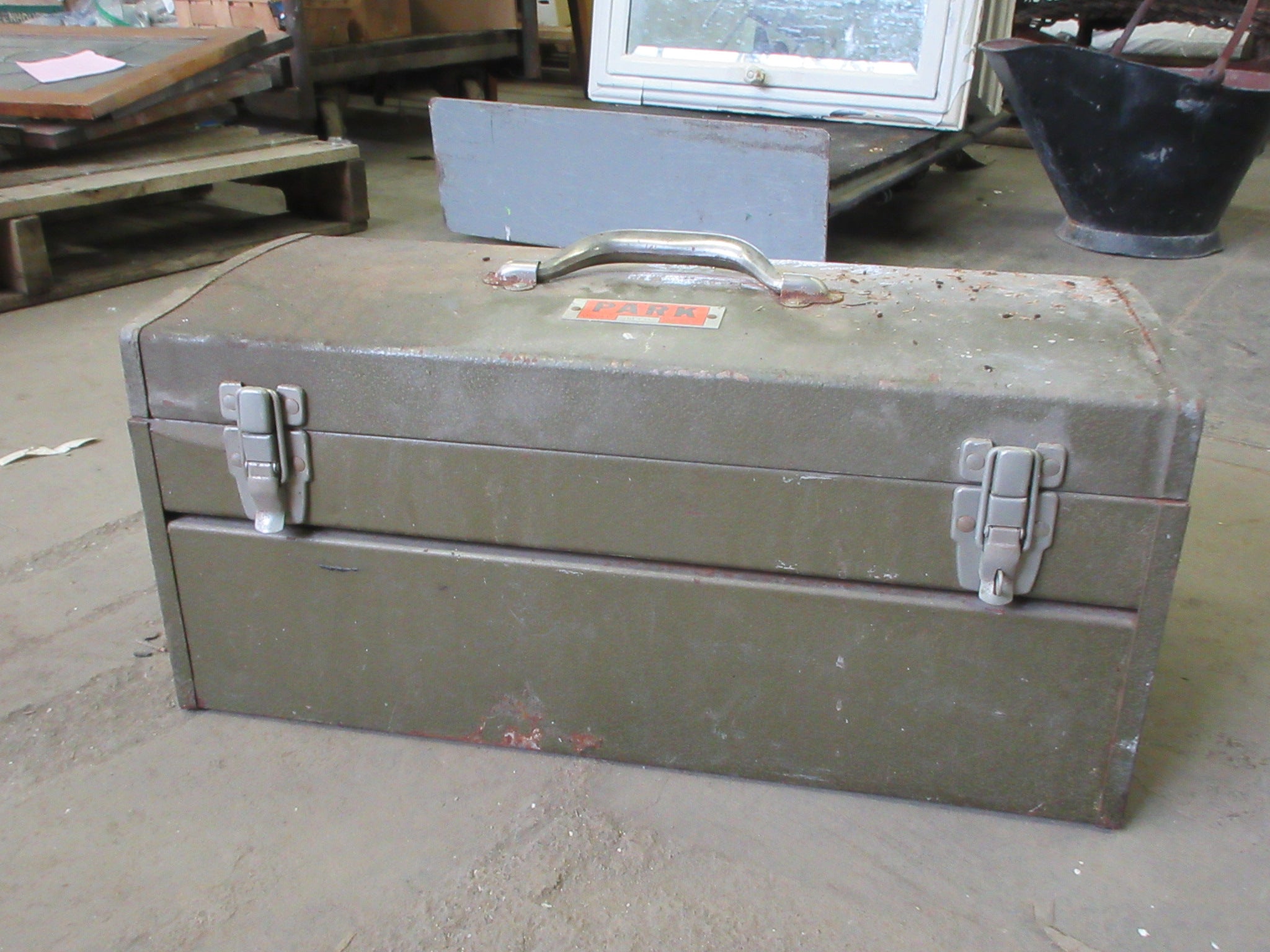 Vintage Park Metal Toolbox