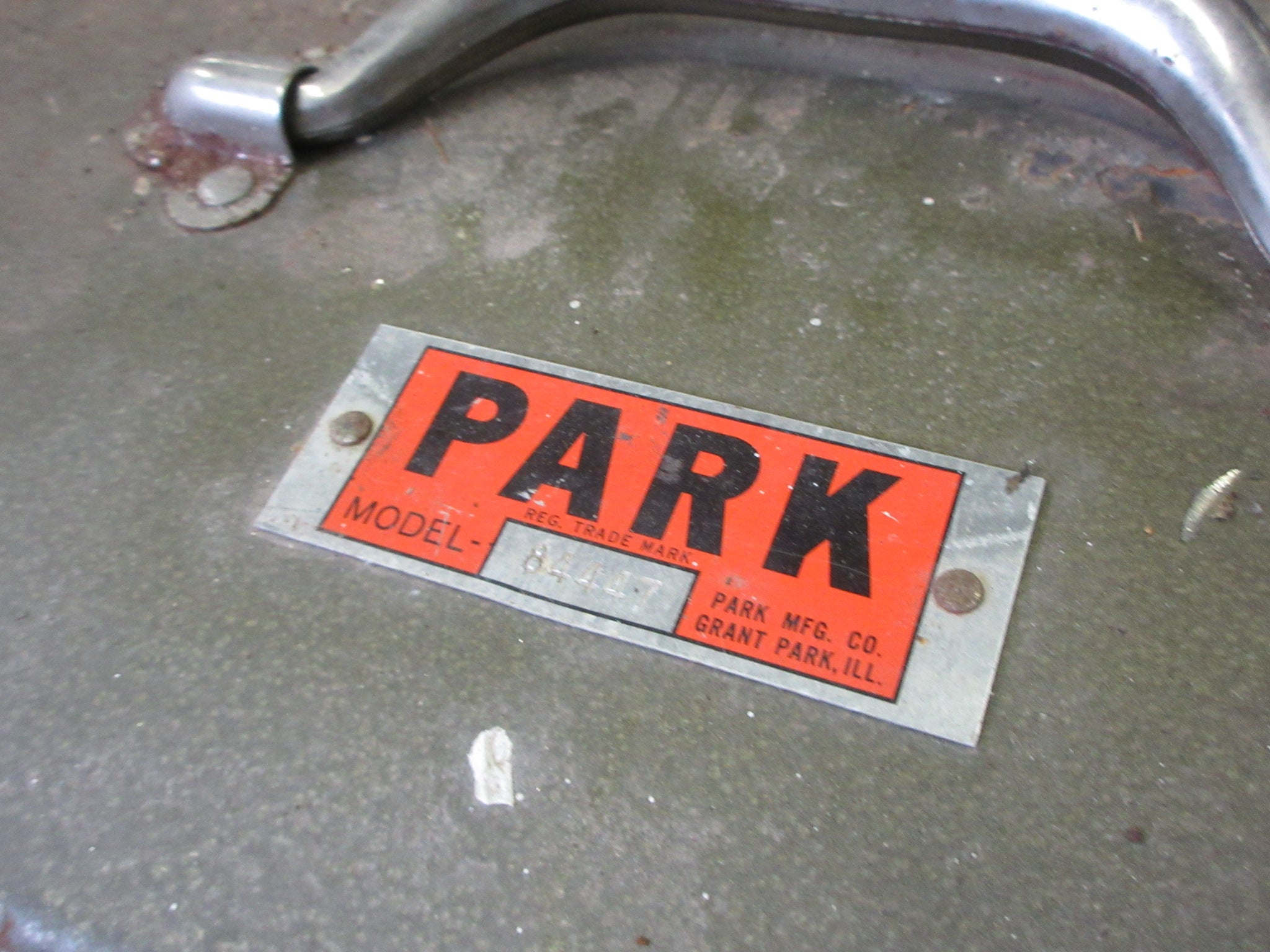 Vintage Park Metal Toolbox