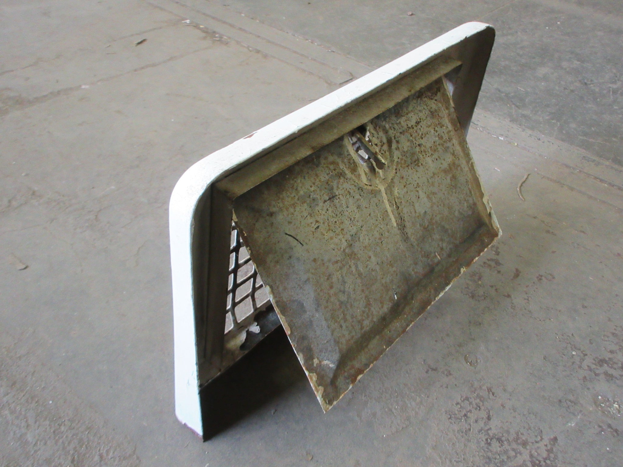 Wall Register Cover with Damper