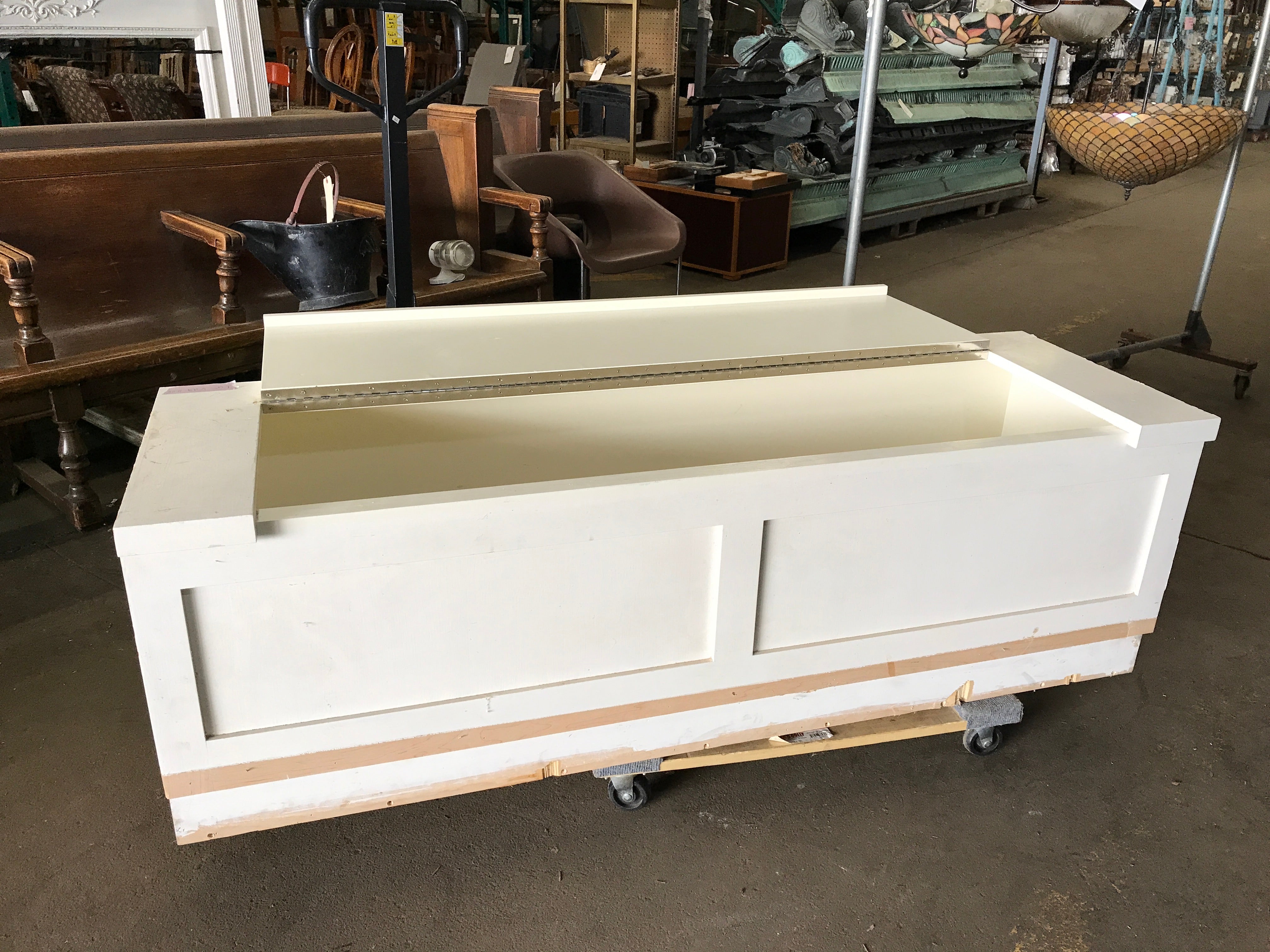 Built-in Bench Seat w/ Large Piano Hinge & Storage