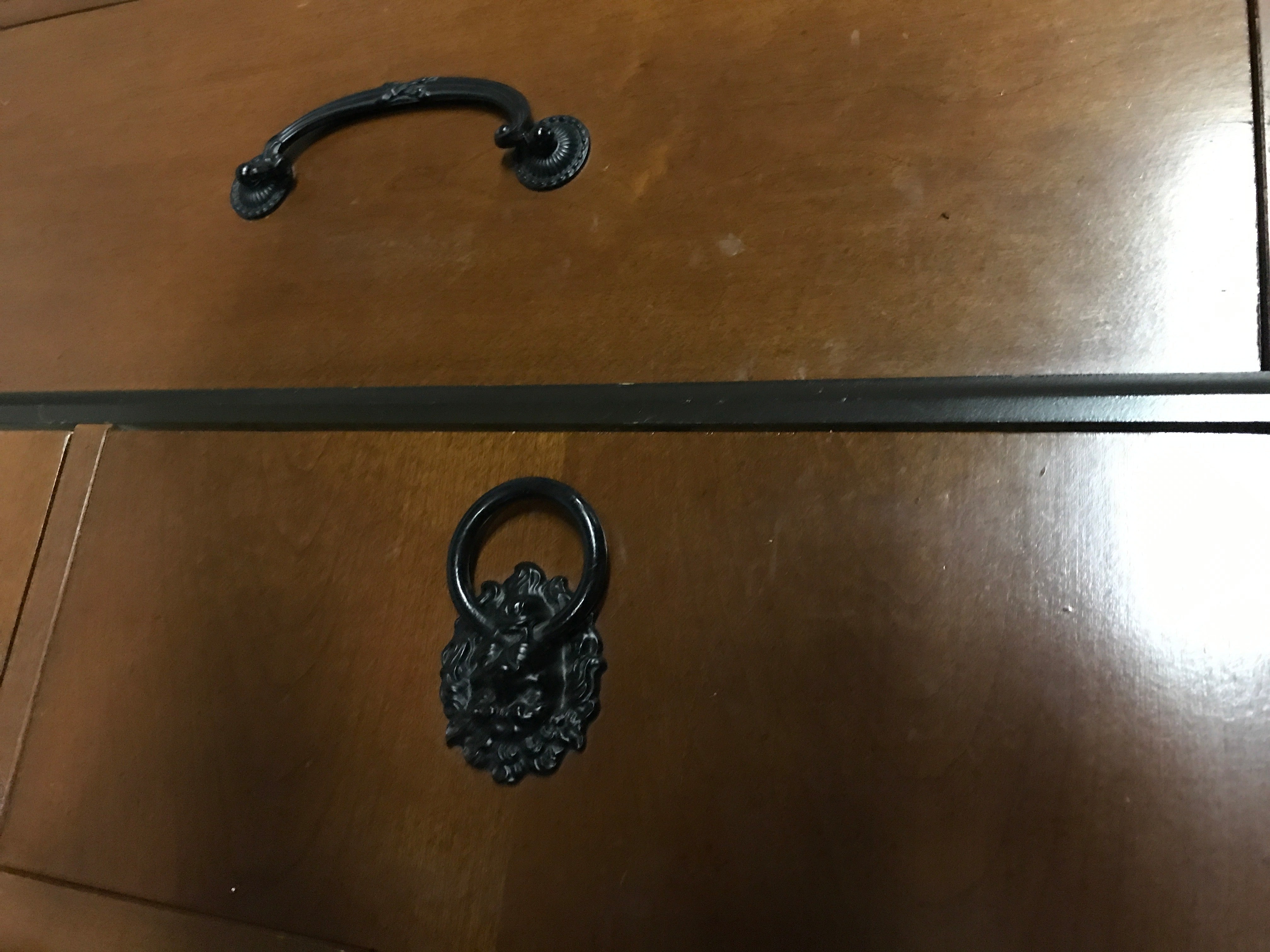 Dresser with 9 drawers