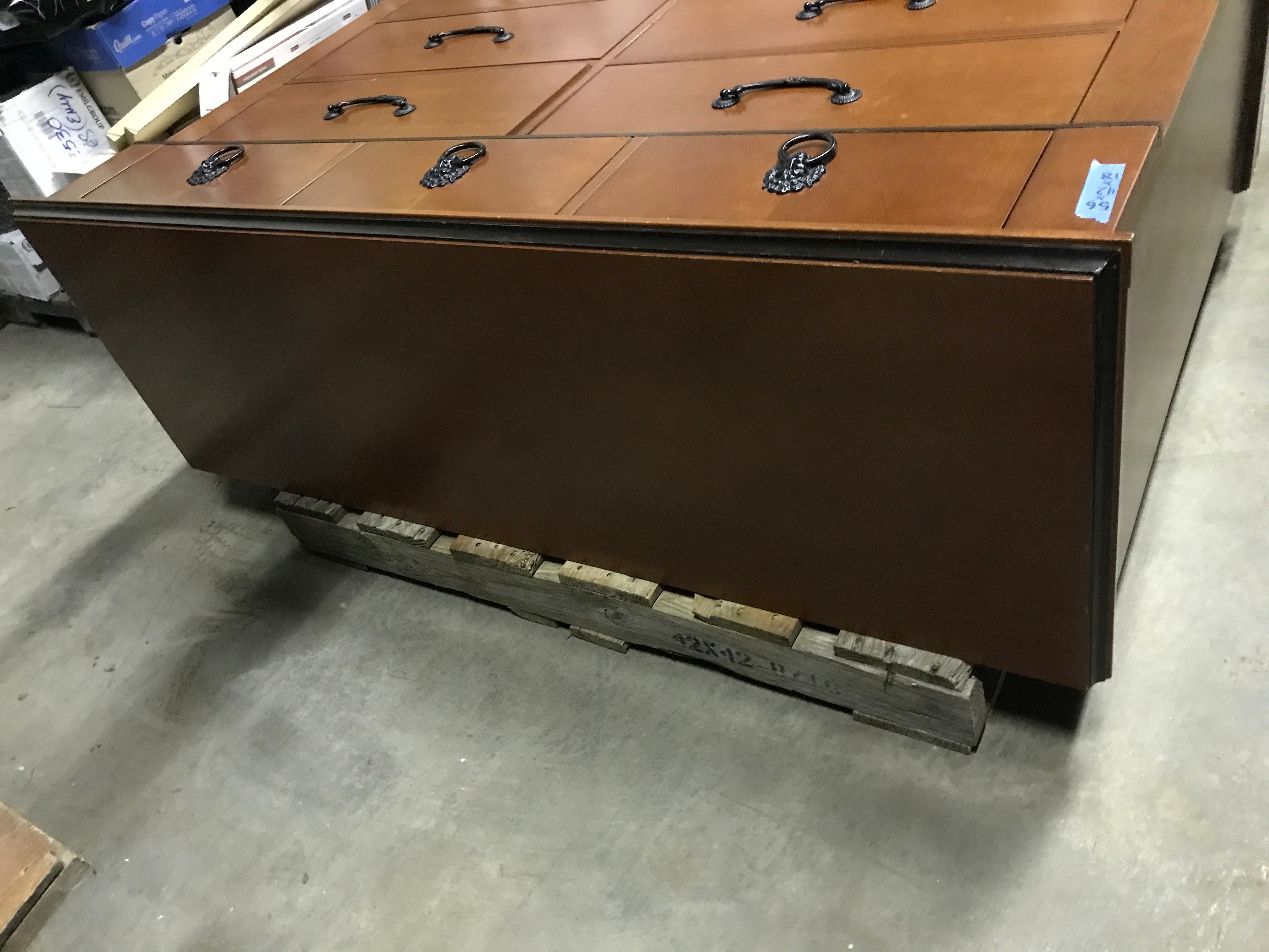 Dresser with 9 drawers