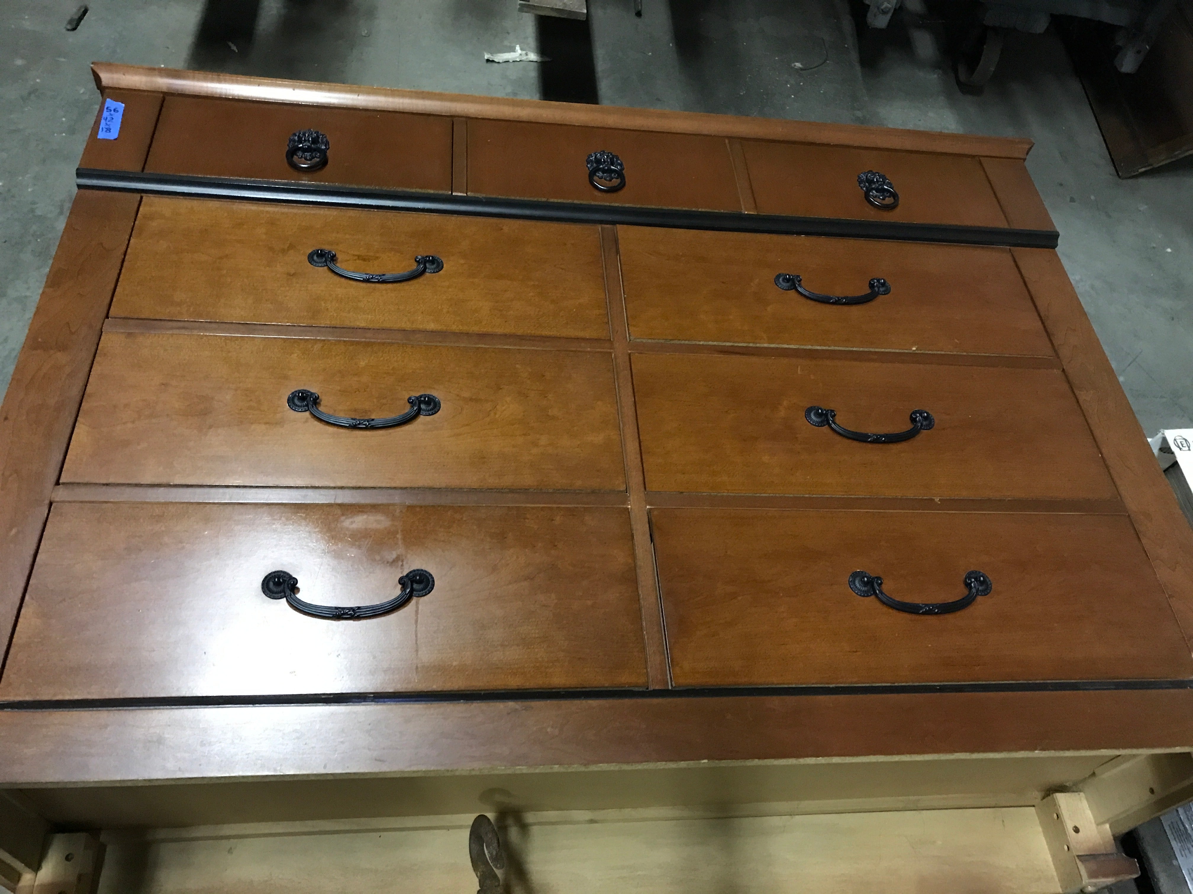 Dresser with 9 drawers
