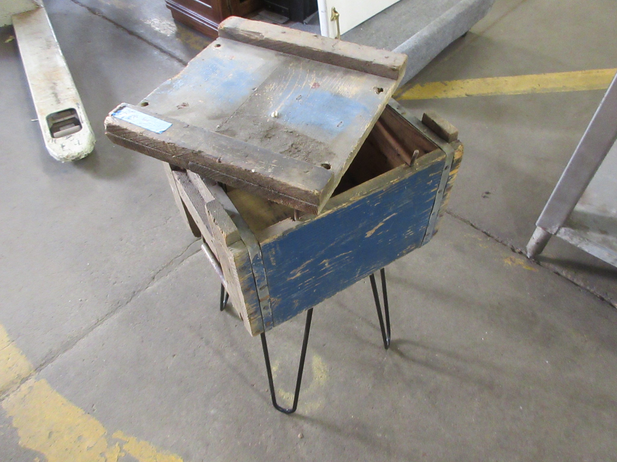 Ohio Bell Wire Box End Table with Hairpin Legs