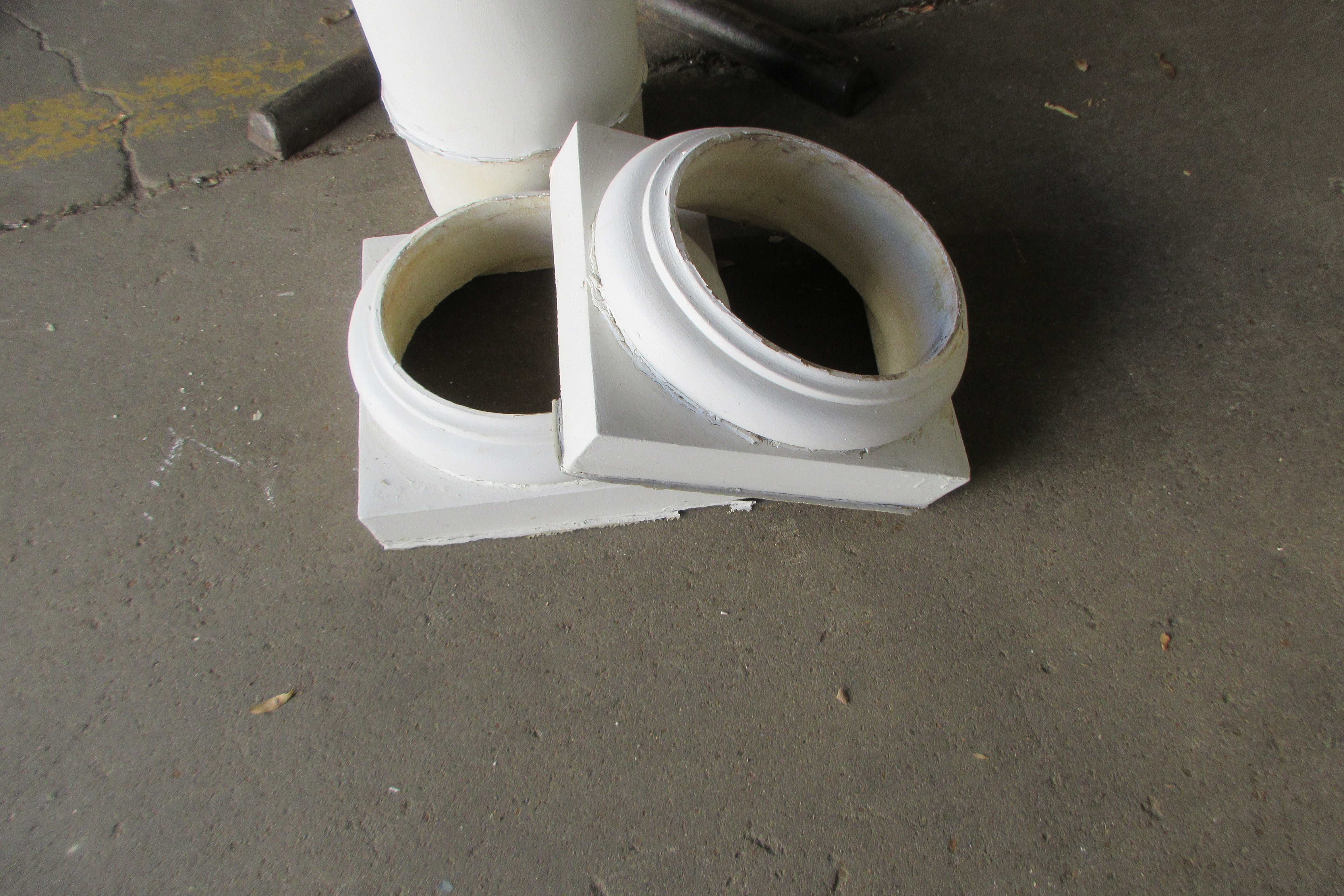 Post with Capitals
