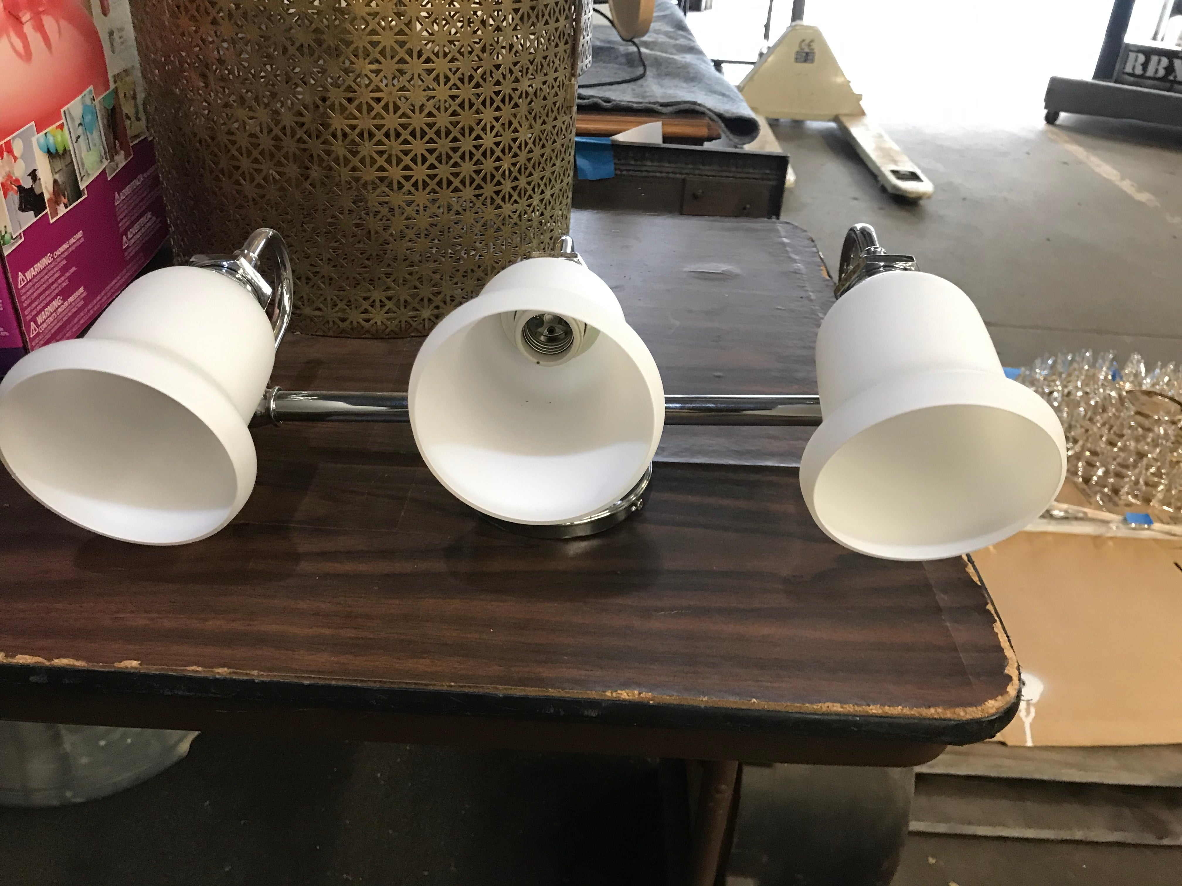 Bath Bar Light- 3 Lite 20"