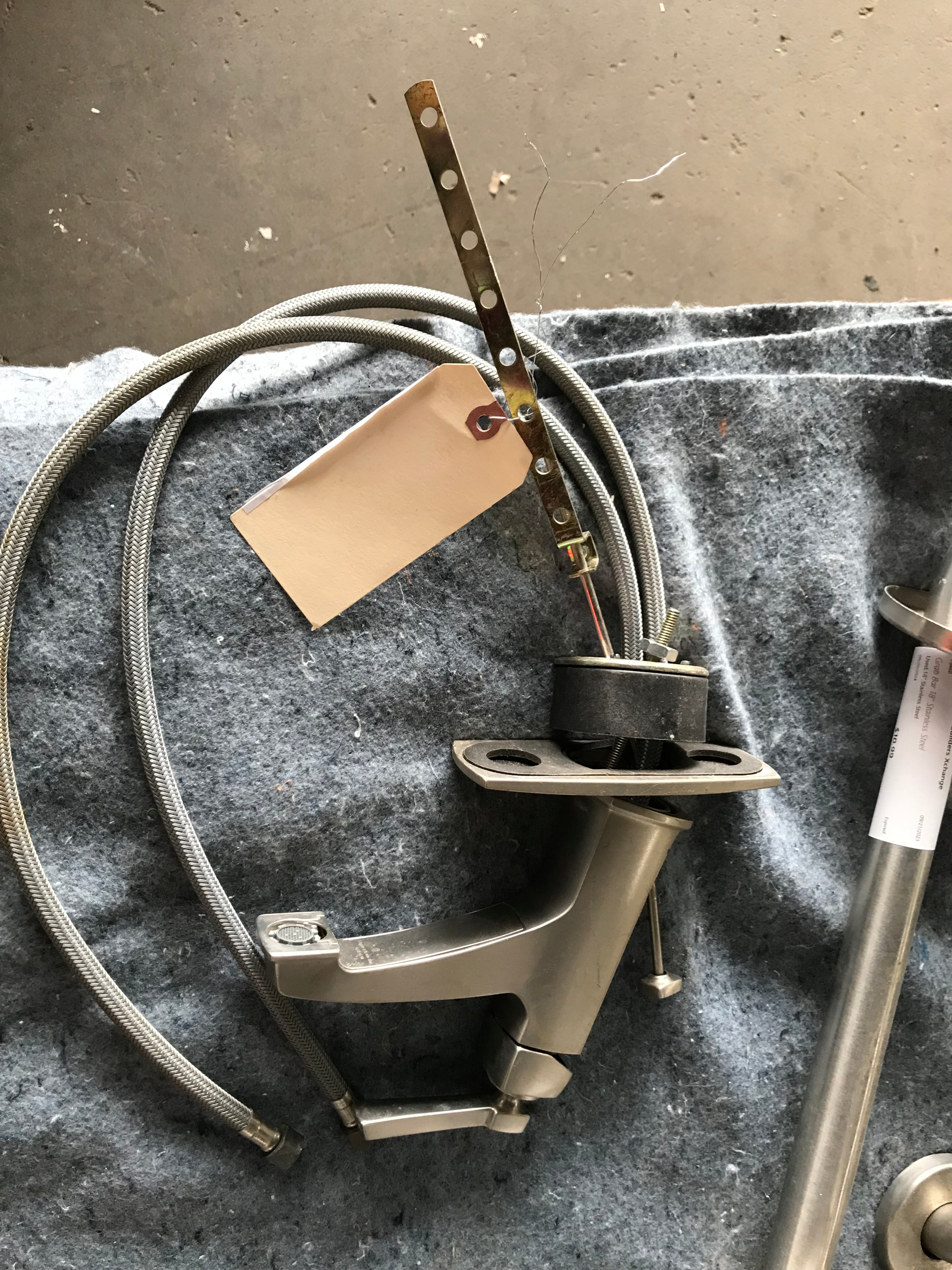 Bathroom Single Handle Faucet