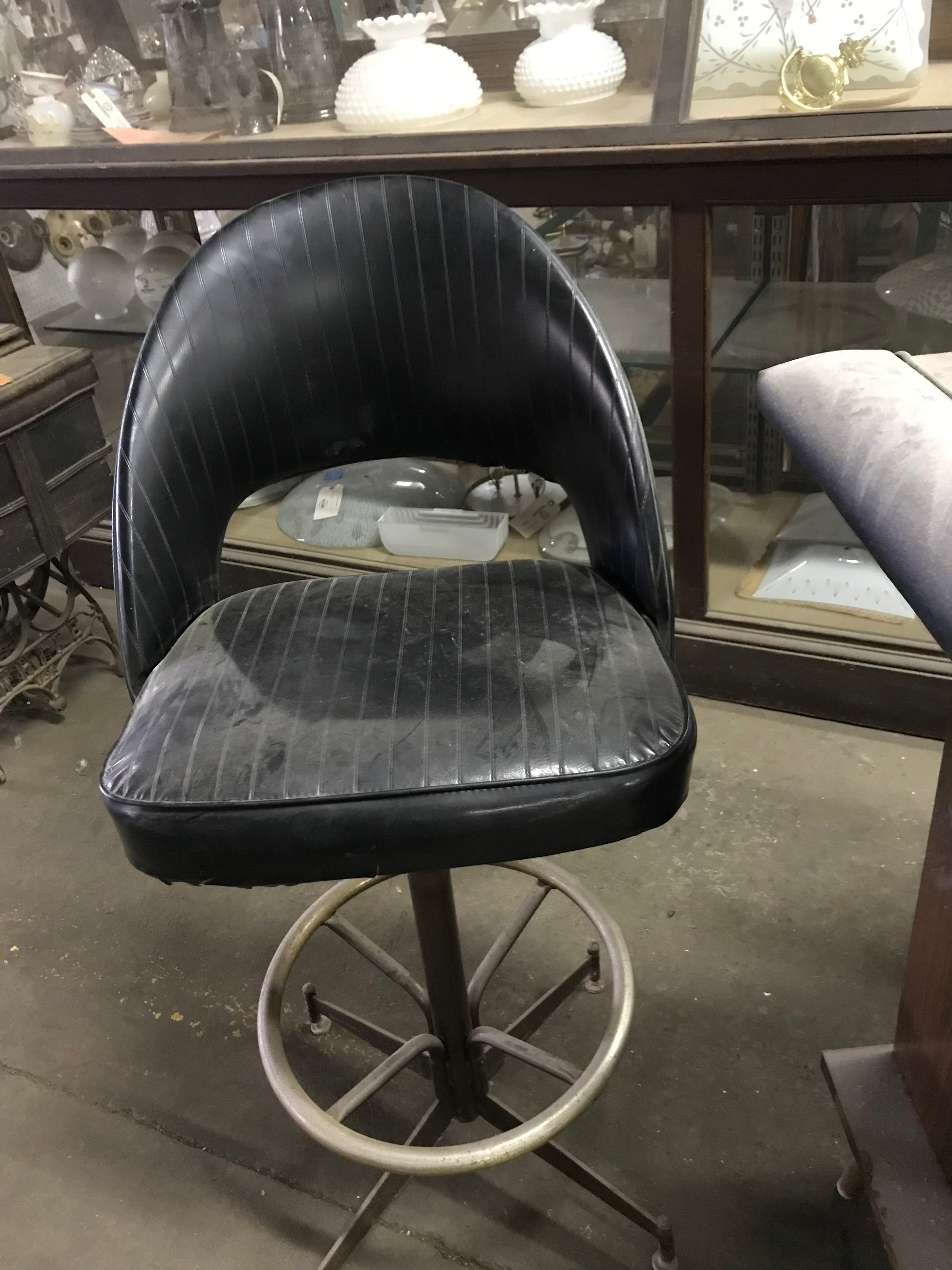 1970's Vintage Bar with 2 Bar Stools
