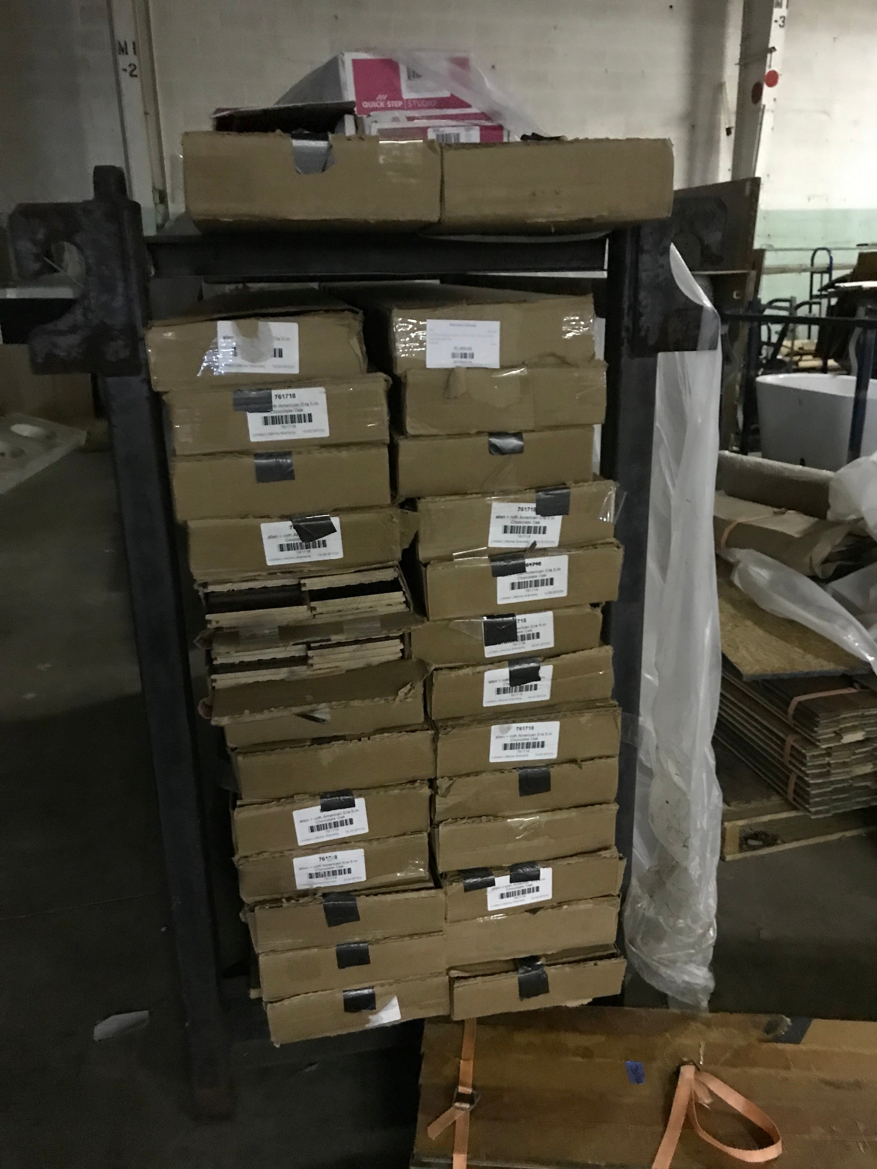 Lot of Hardwood Flooring 625 Sq Feet ( Allen & Roth)