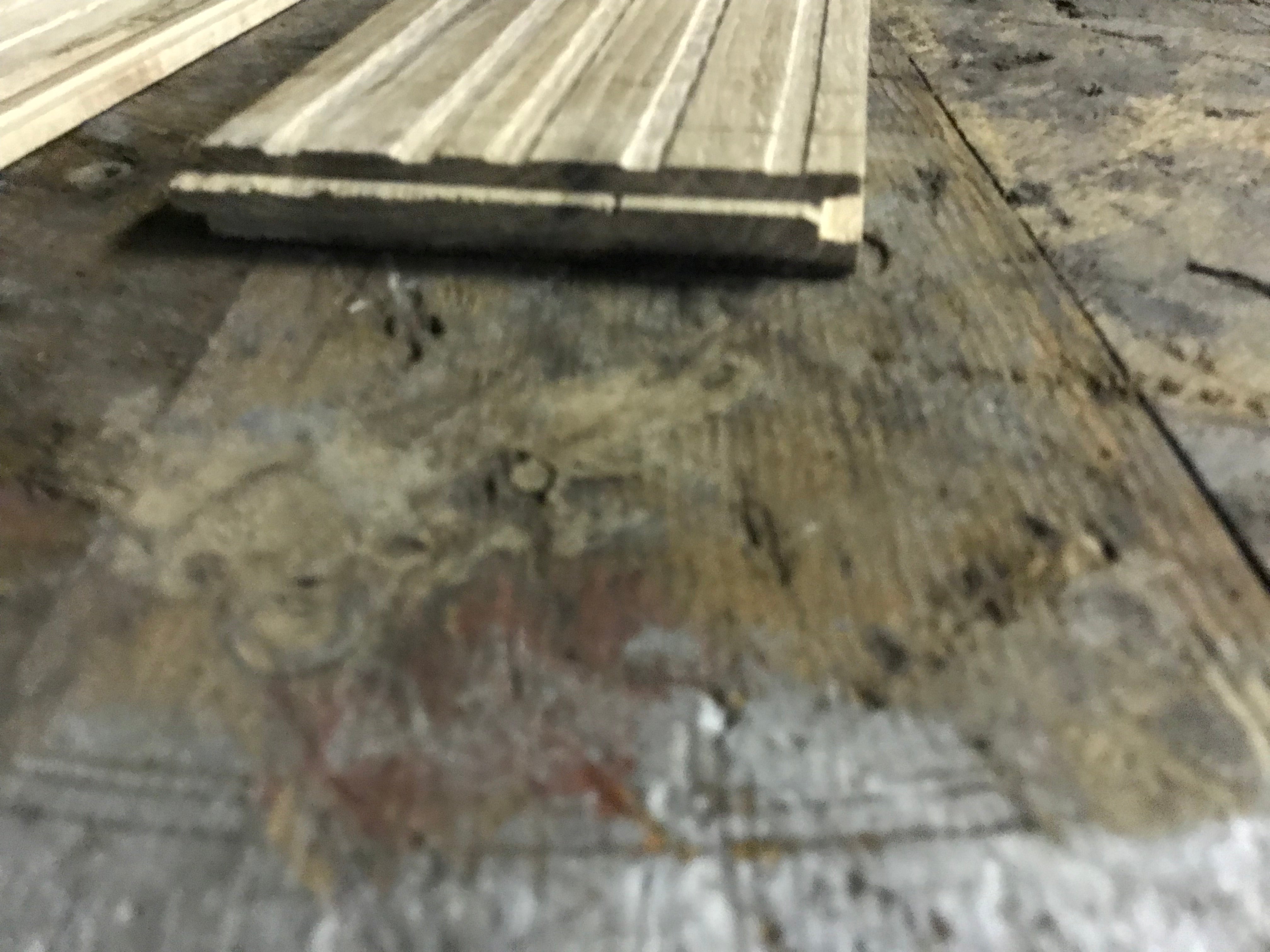 Lot of Hardwood Flooring 625 Sq Feet ( Allen & Roth)