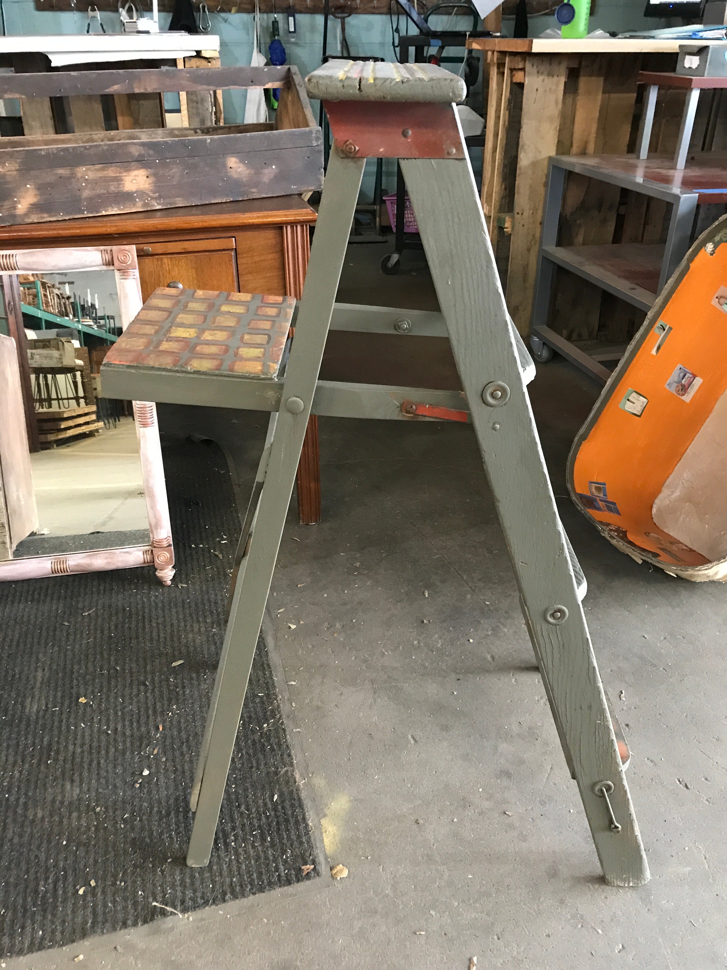 Painted Display Only Ladder 3 Rung