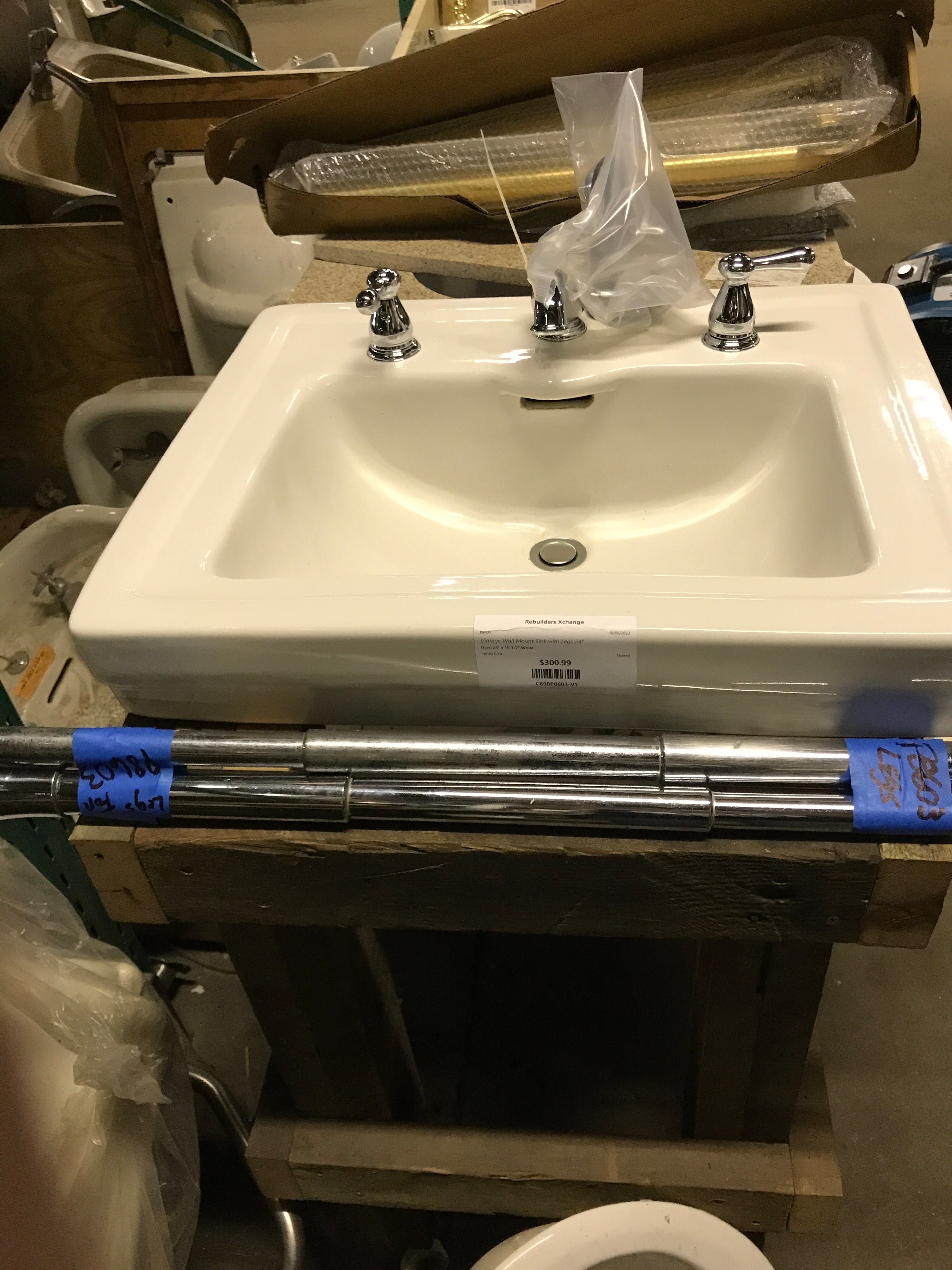 Vintage Wall Mount Sink  with Legs 24"