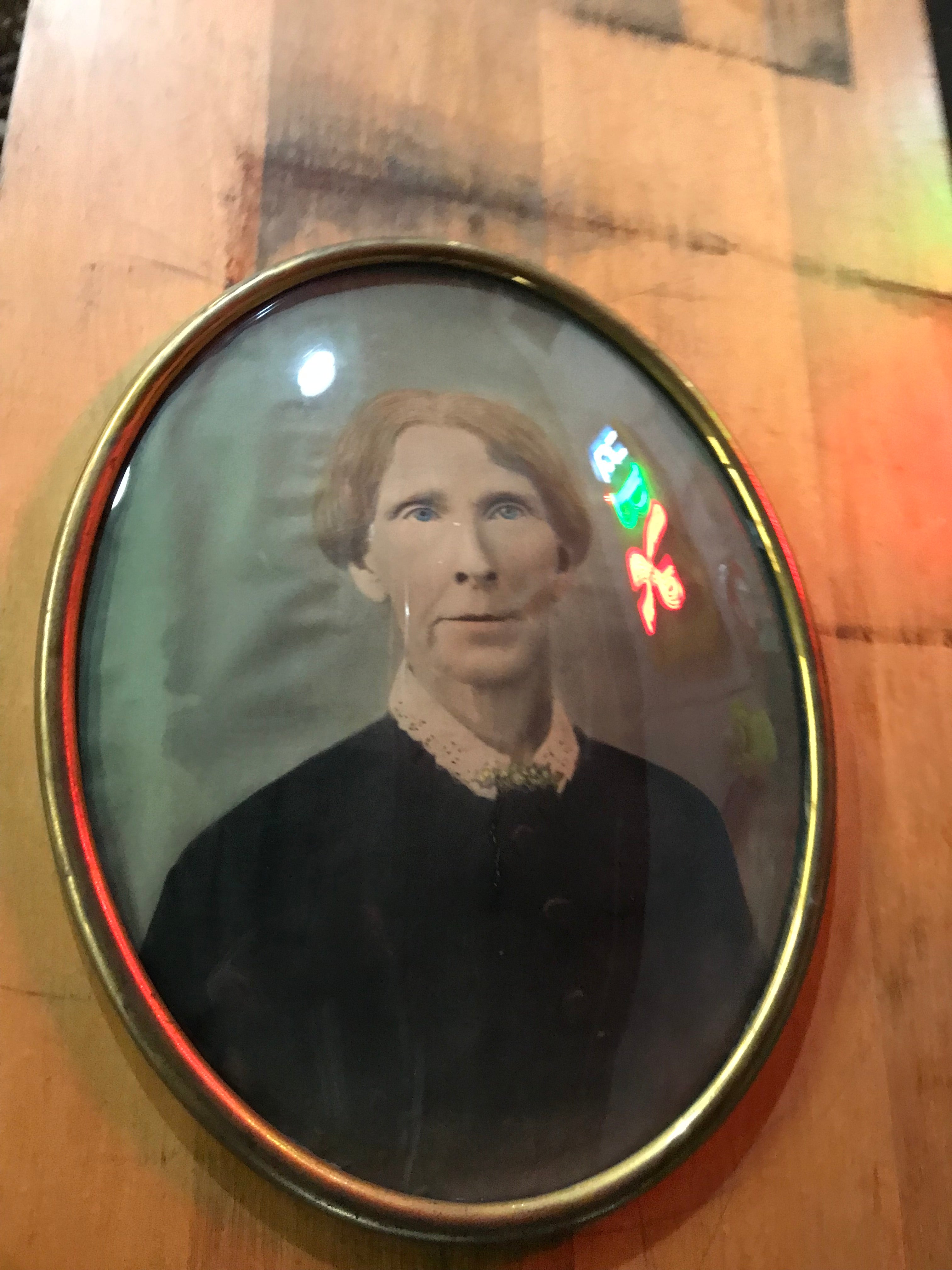 Antique Vintage Victorian Concave Oval Picture Frame - Brass 20" x 16"