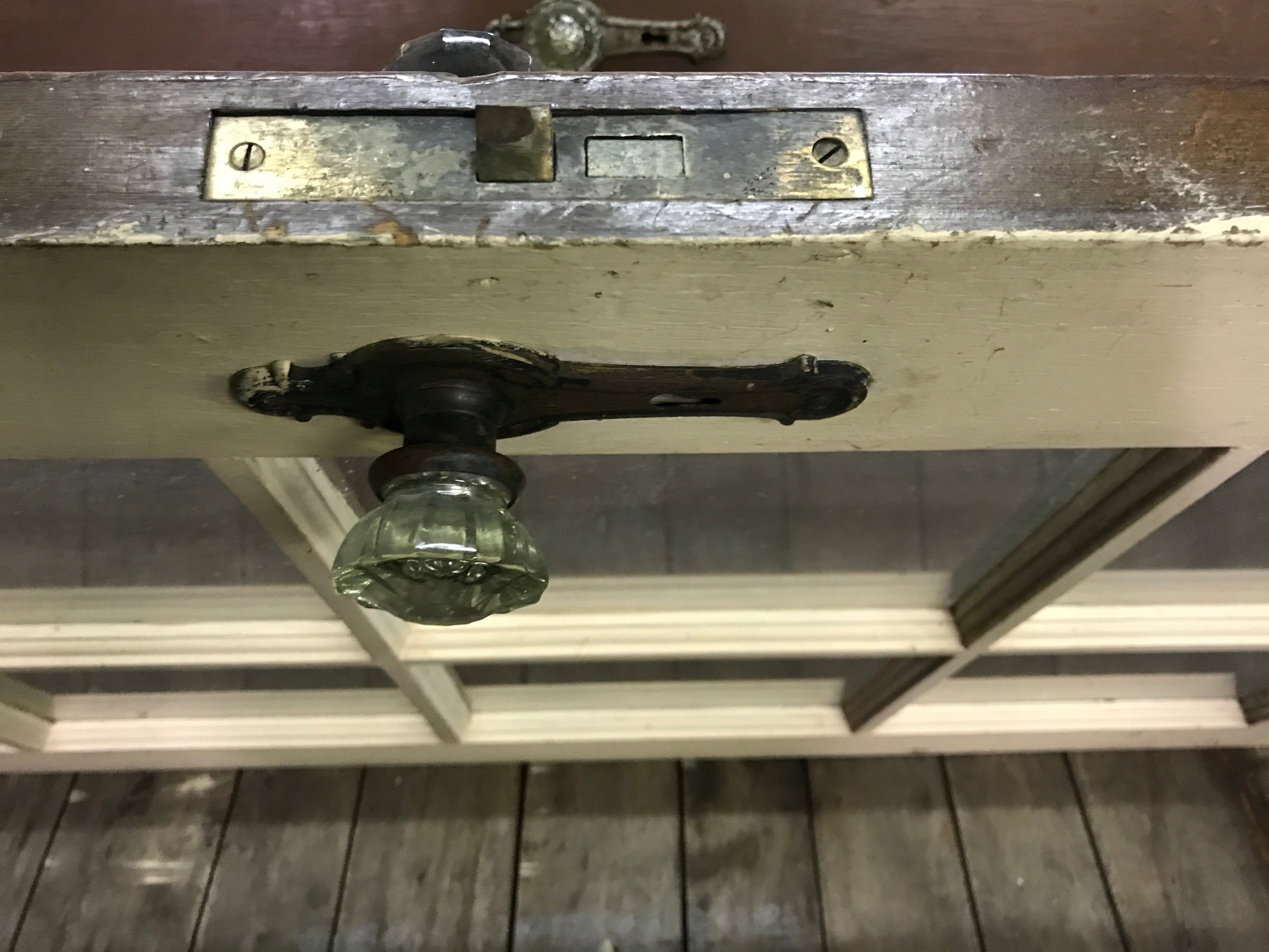 10 Lite Door with Glass Door Knob