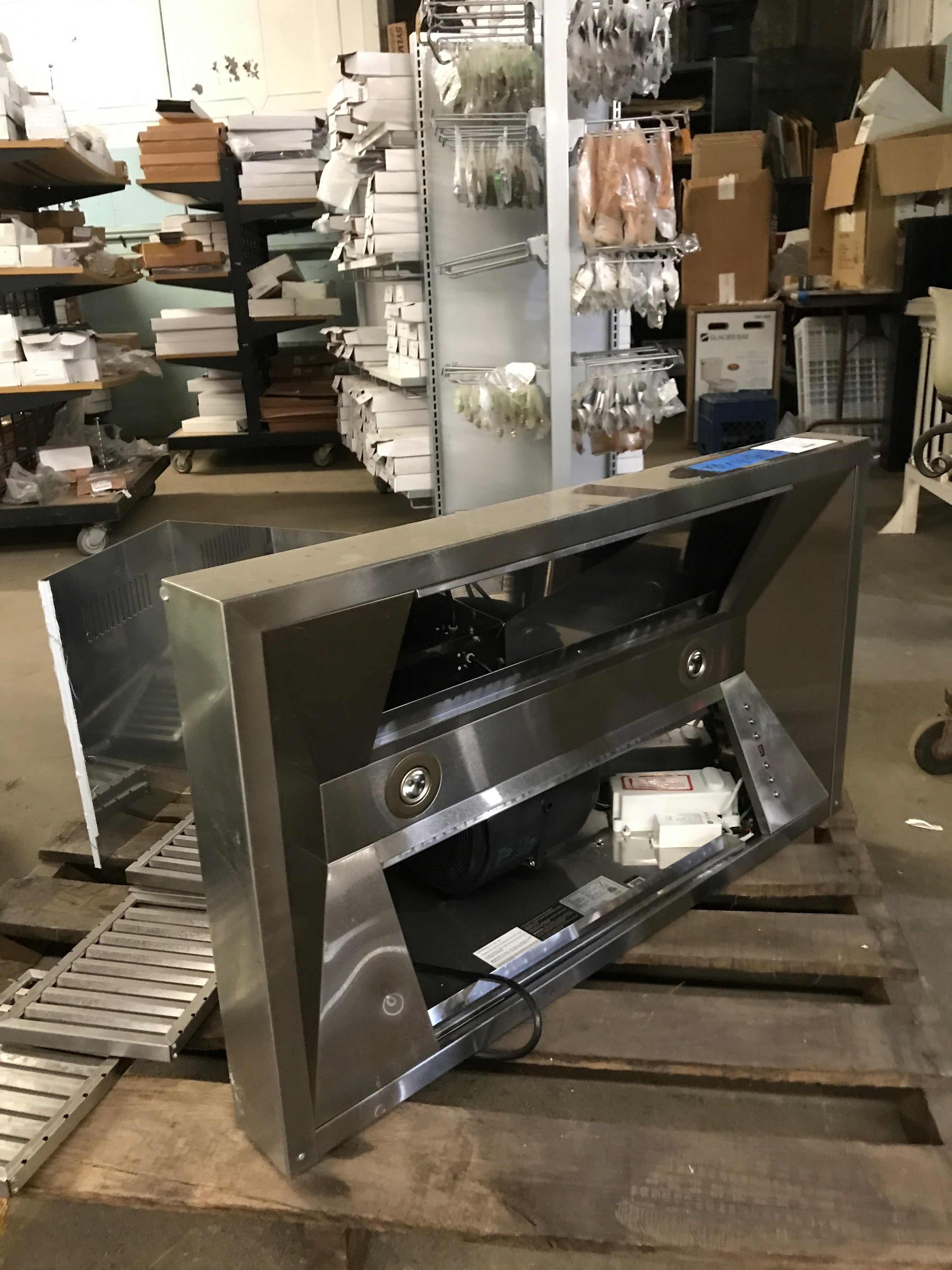 ZLINE Professional Convertible Vent Wall Mount Range Hood in Stainless Steel