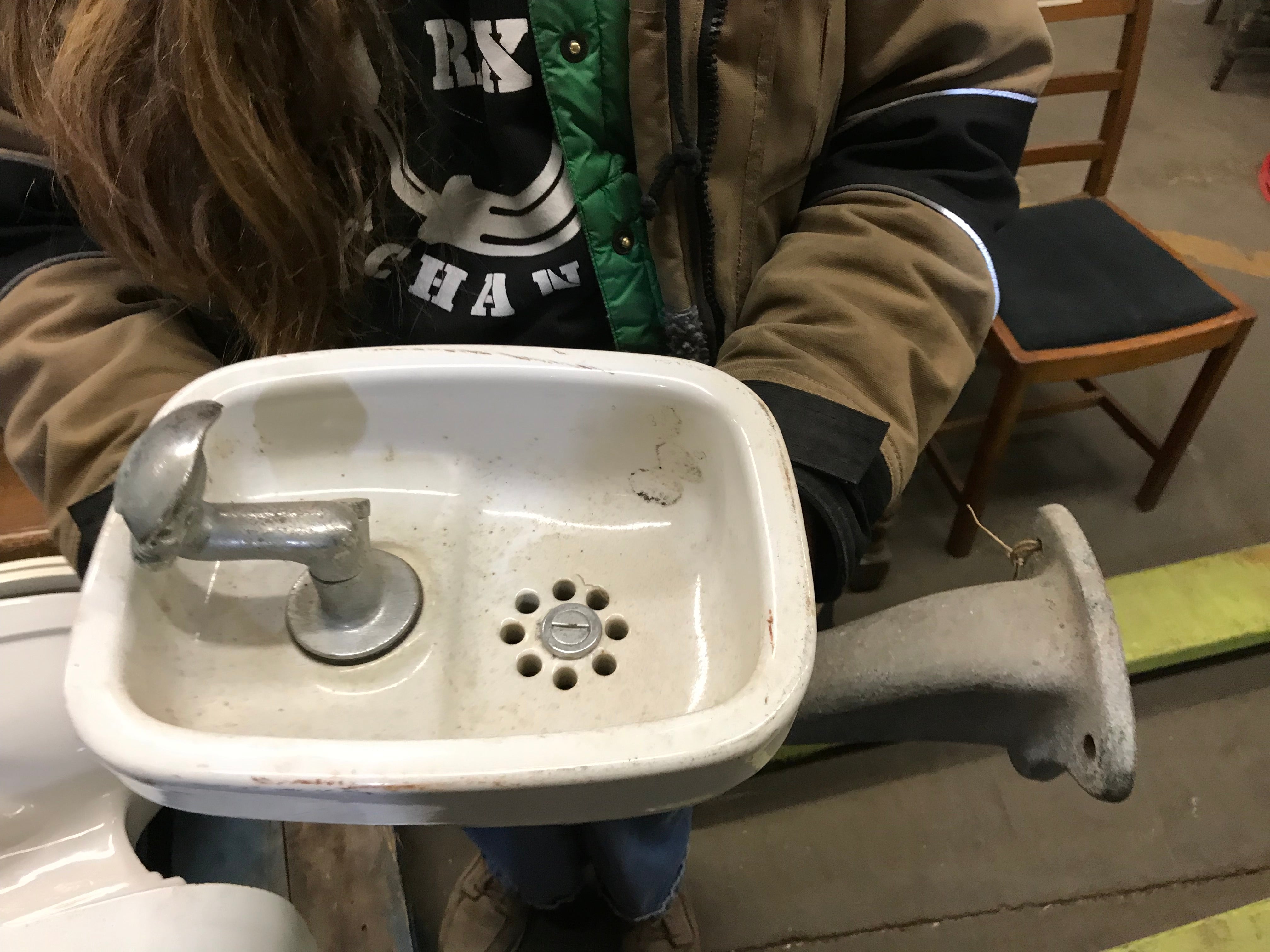 Water Fountain- Small Wall Mount Porcelain with Cast Iron Hnager