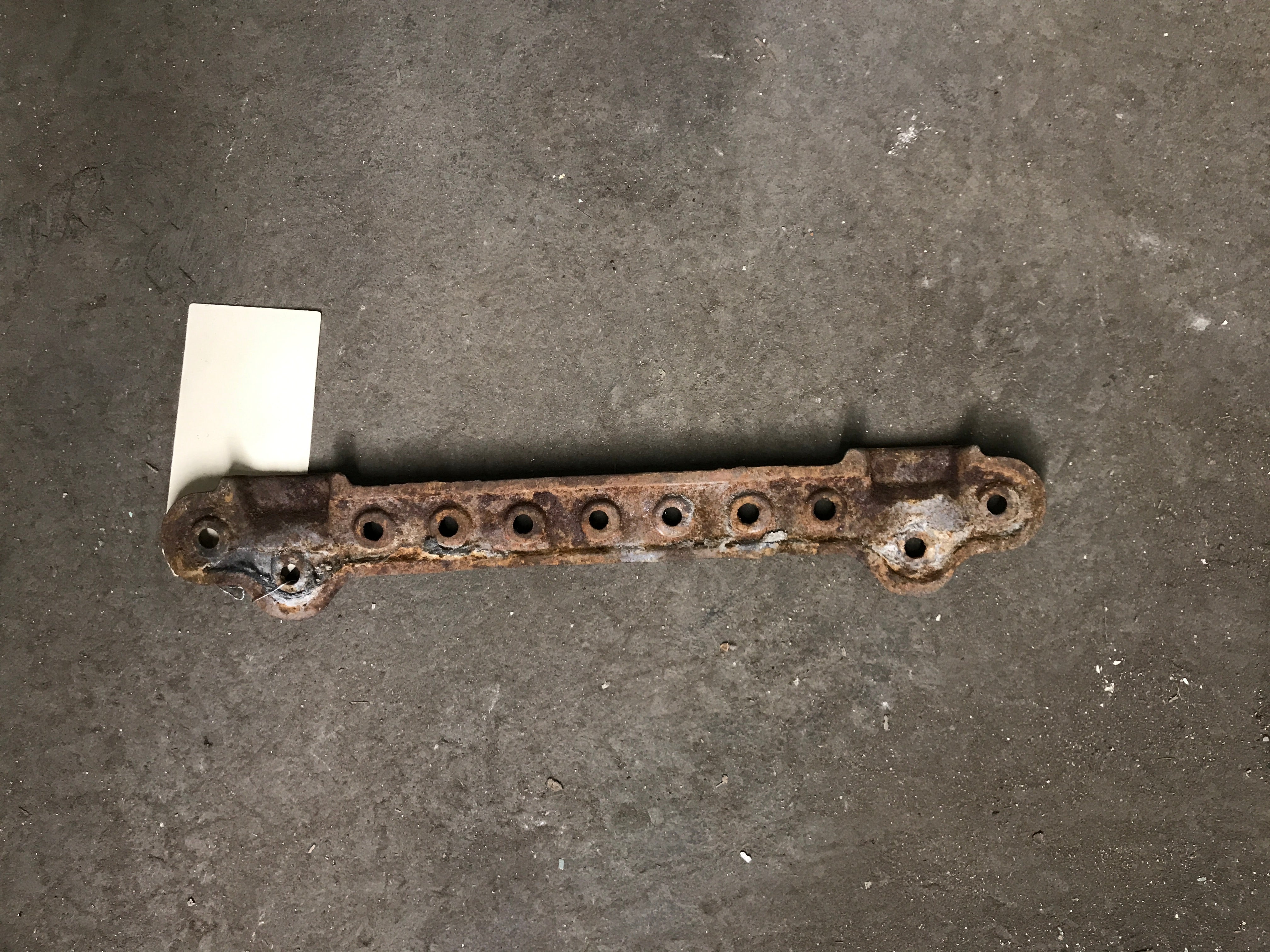 Standard cast wall mounted sink bracket