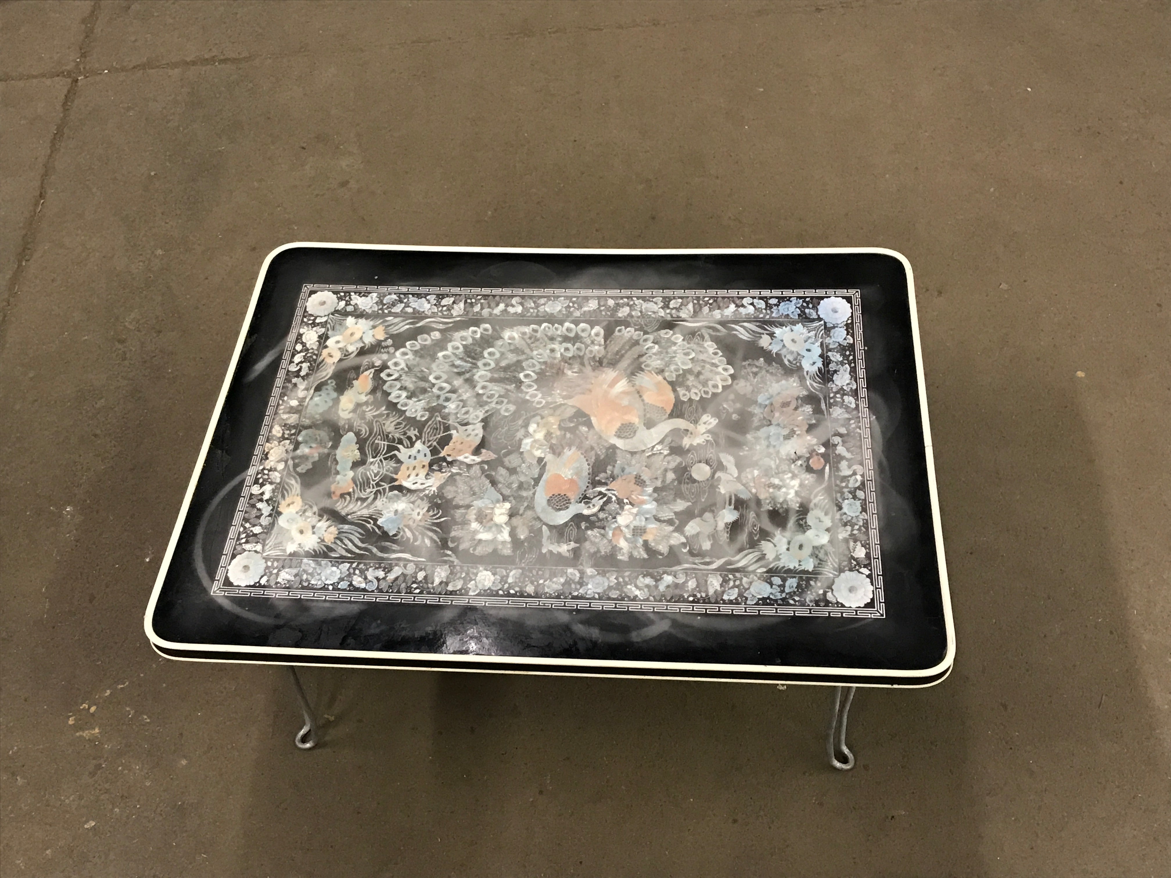Peacock collapsible coffee table