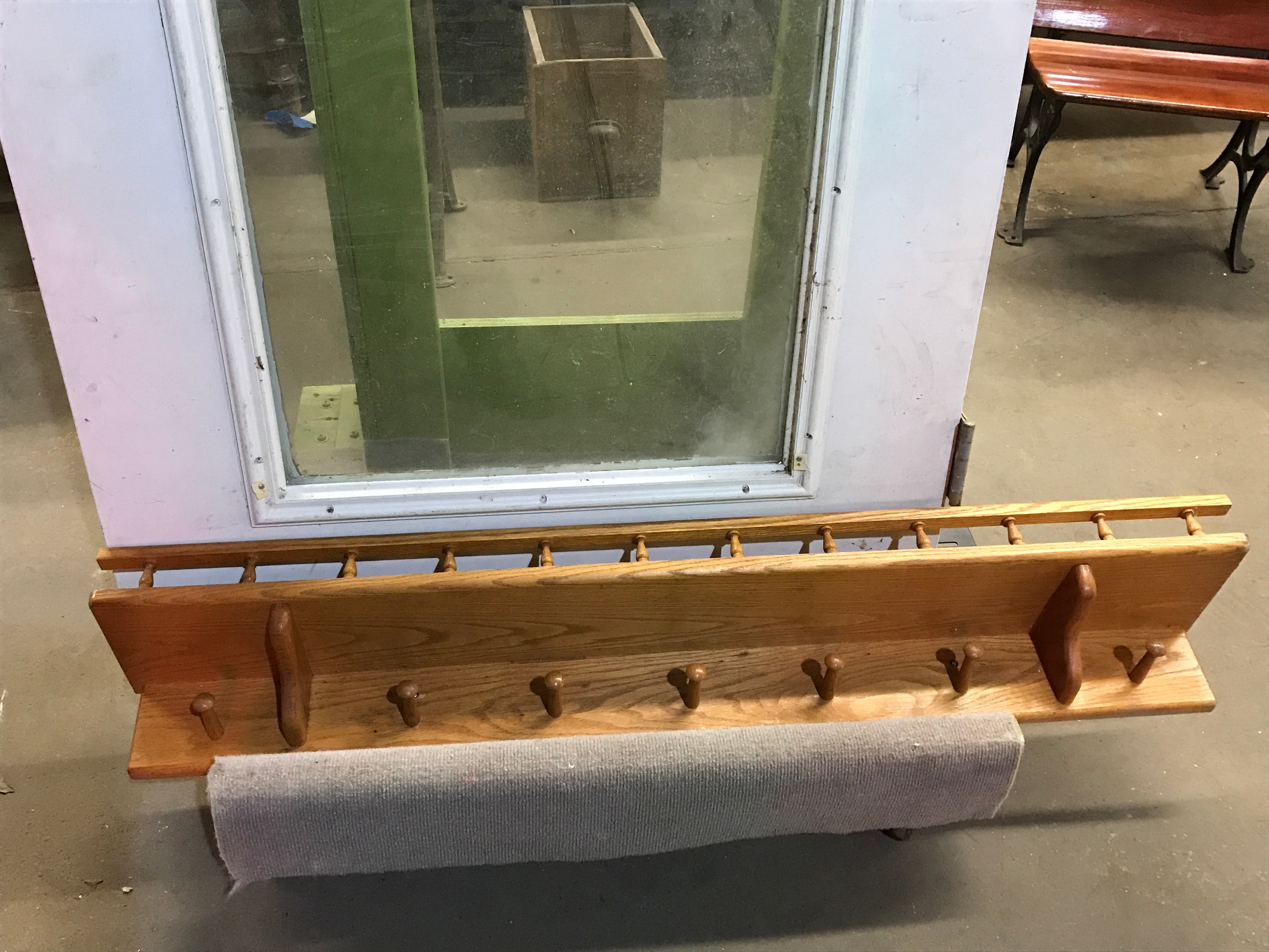Wood coat hanger with shelf