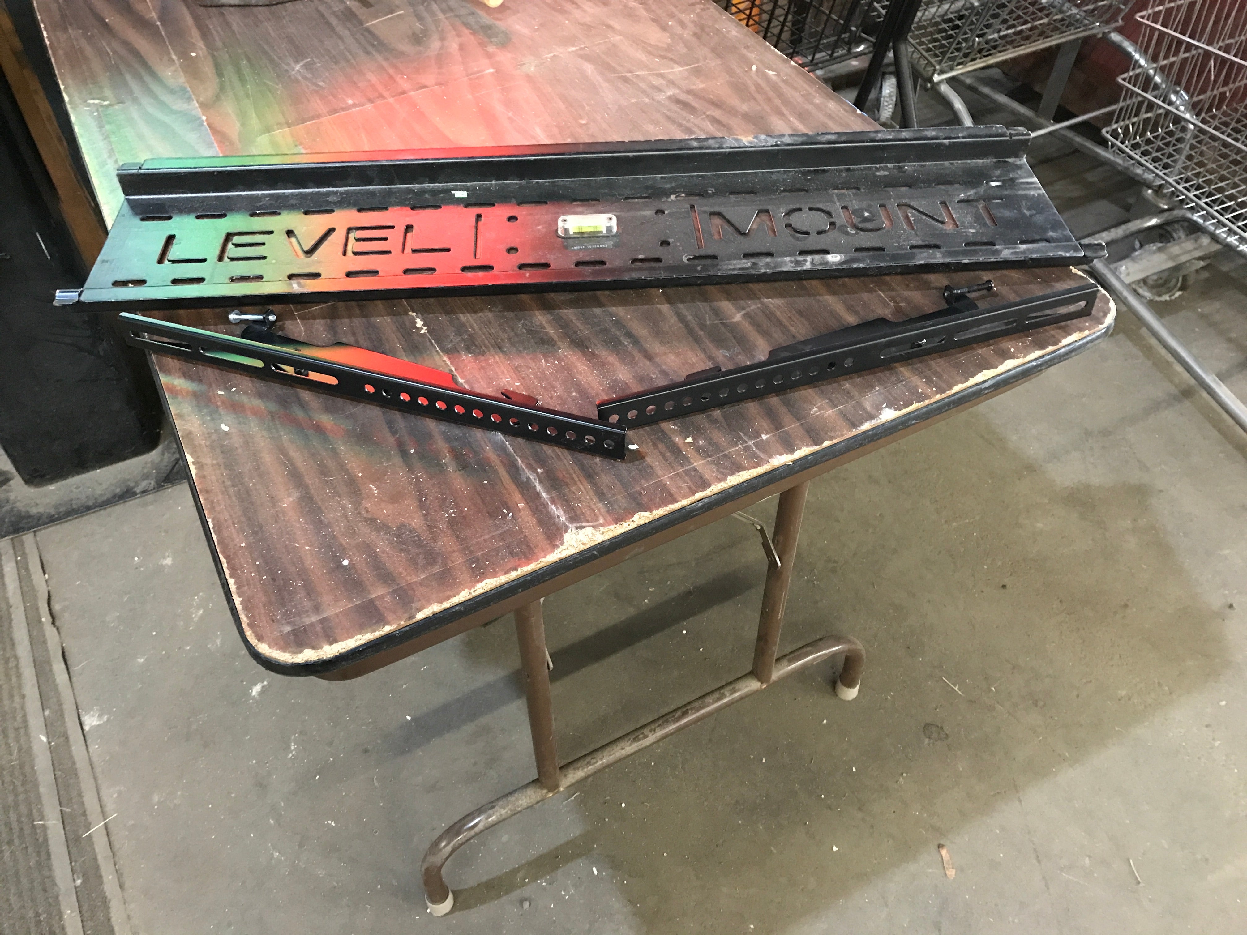 Level mount system with brackets