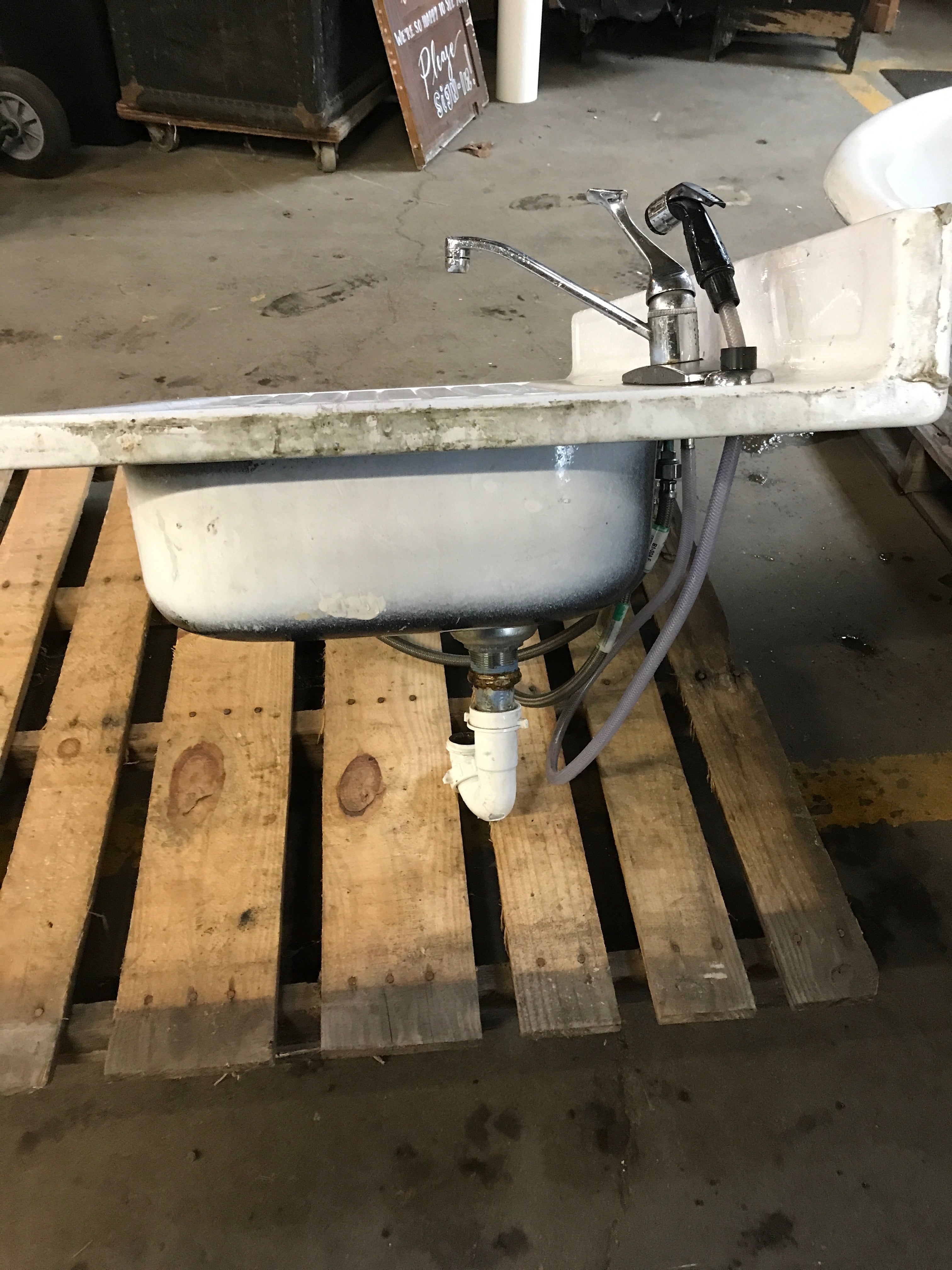 Kitchen sink with left drain board