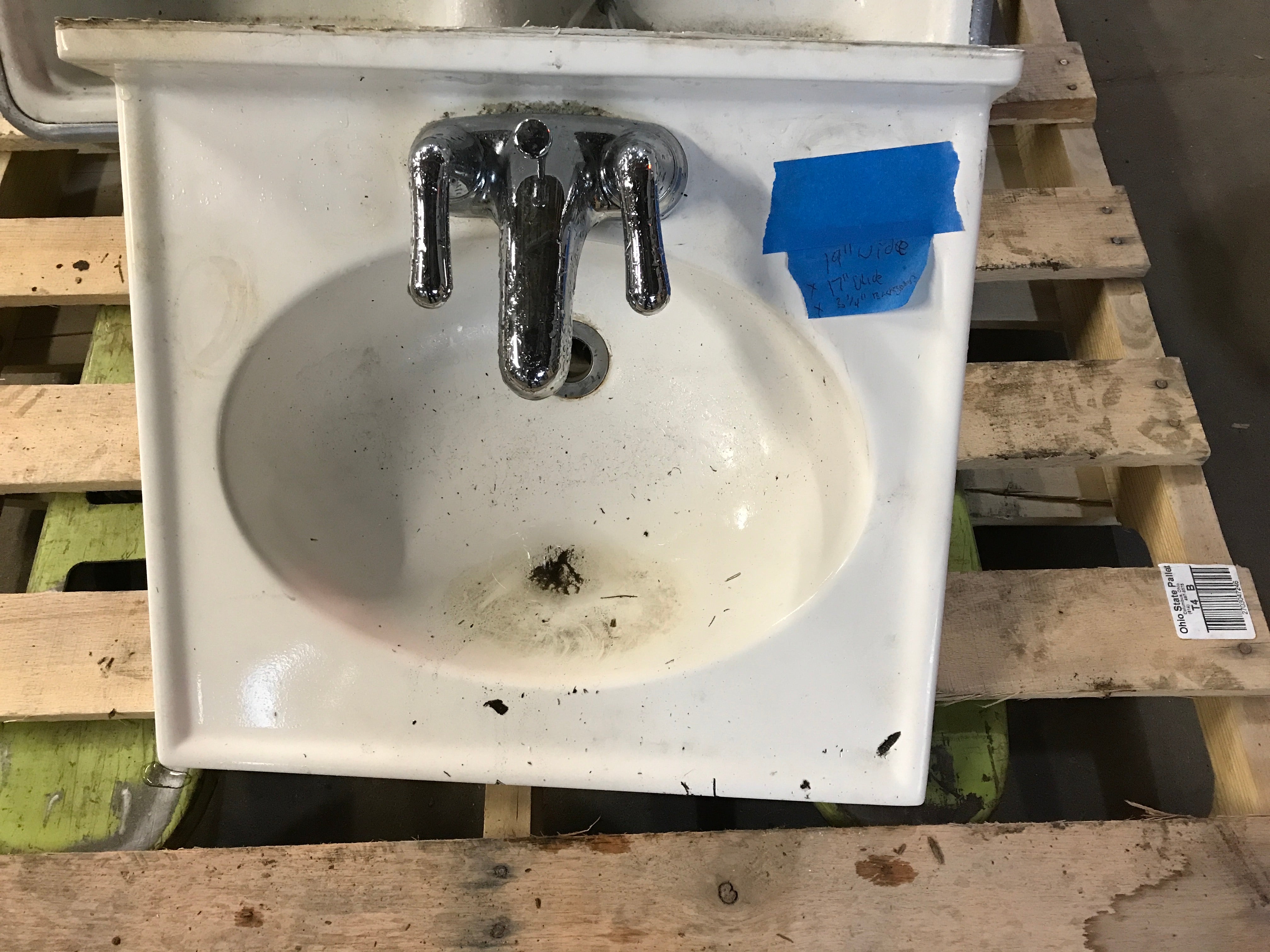 Bathroom sink