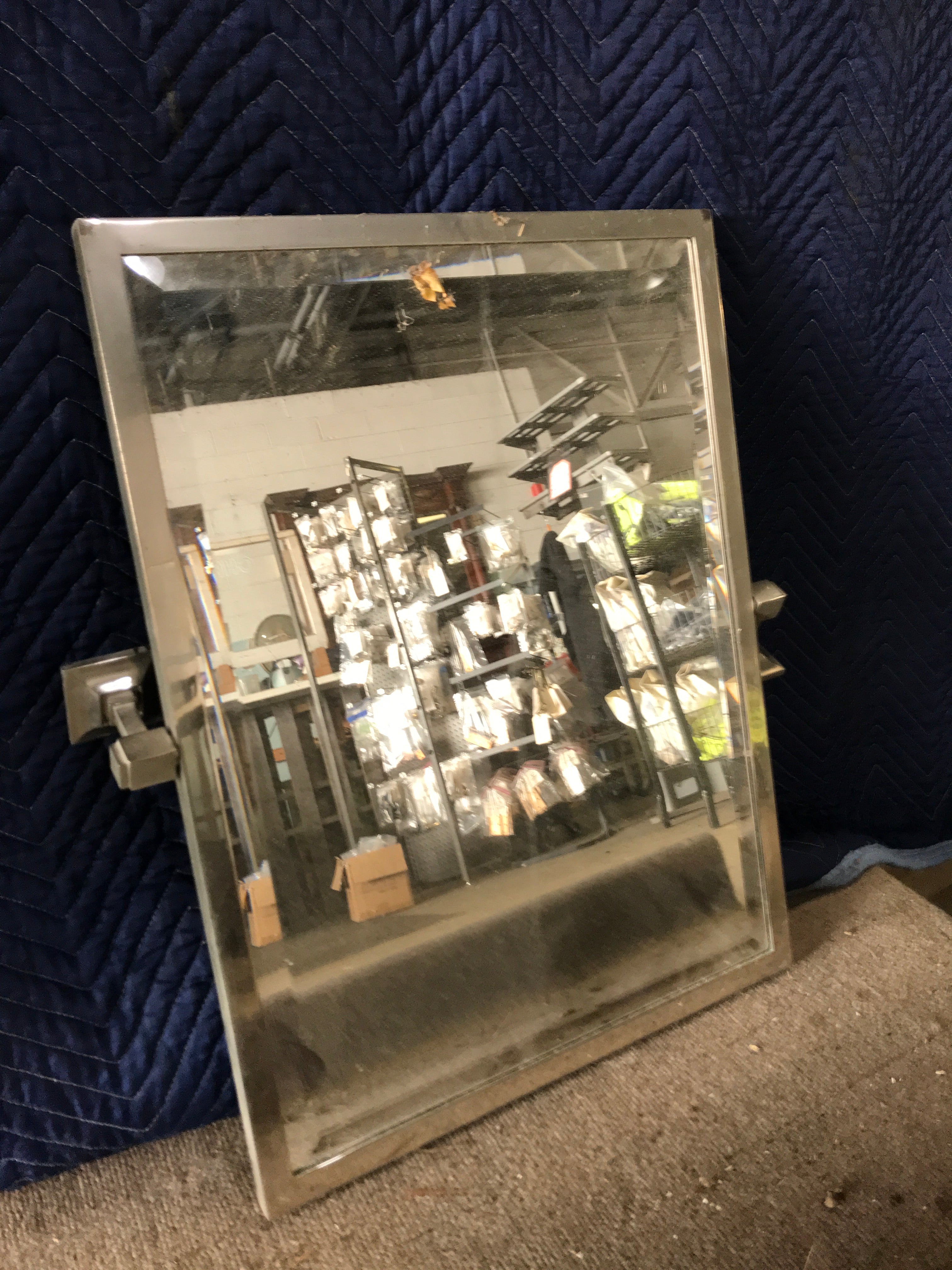 Wall mount mirror
