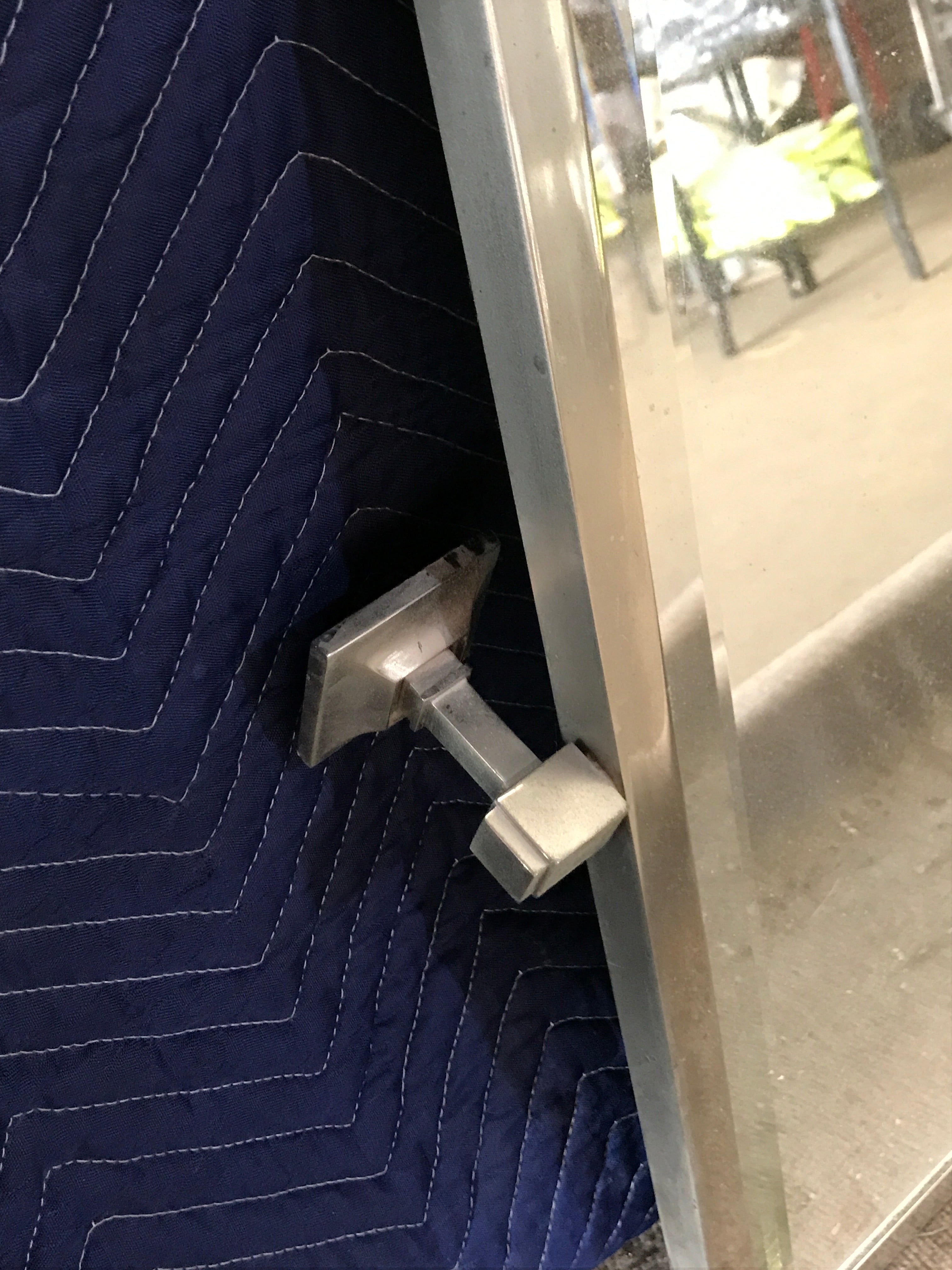 Wall mount mirror