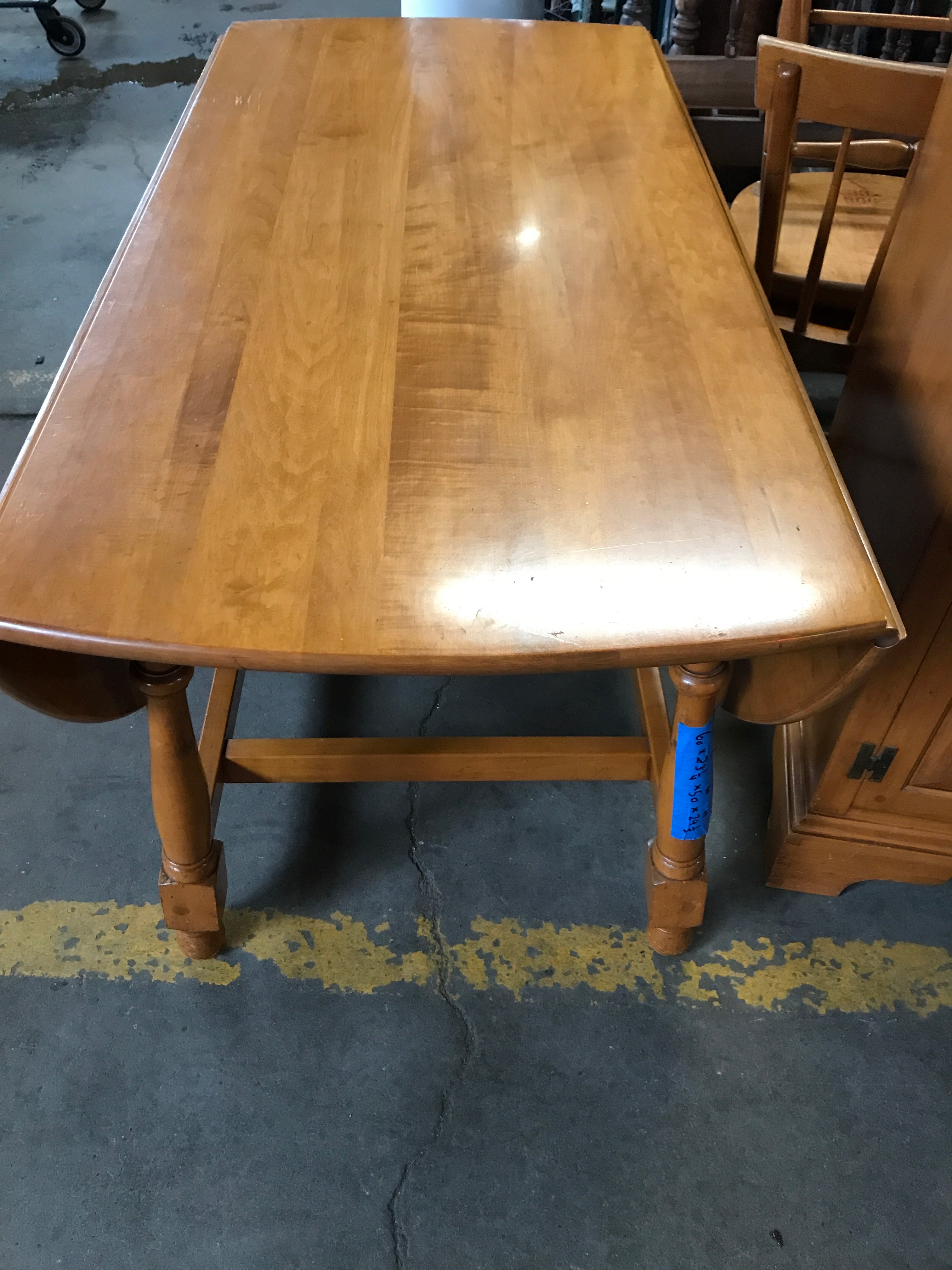 Willett Dining room set