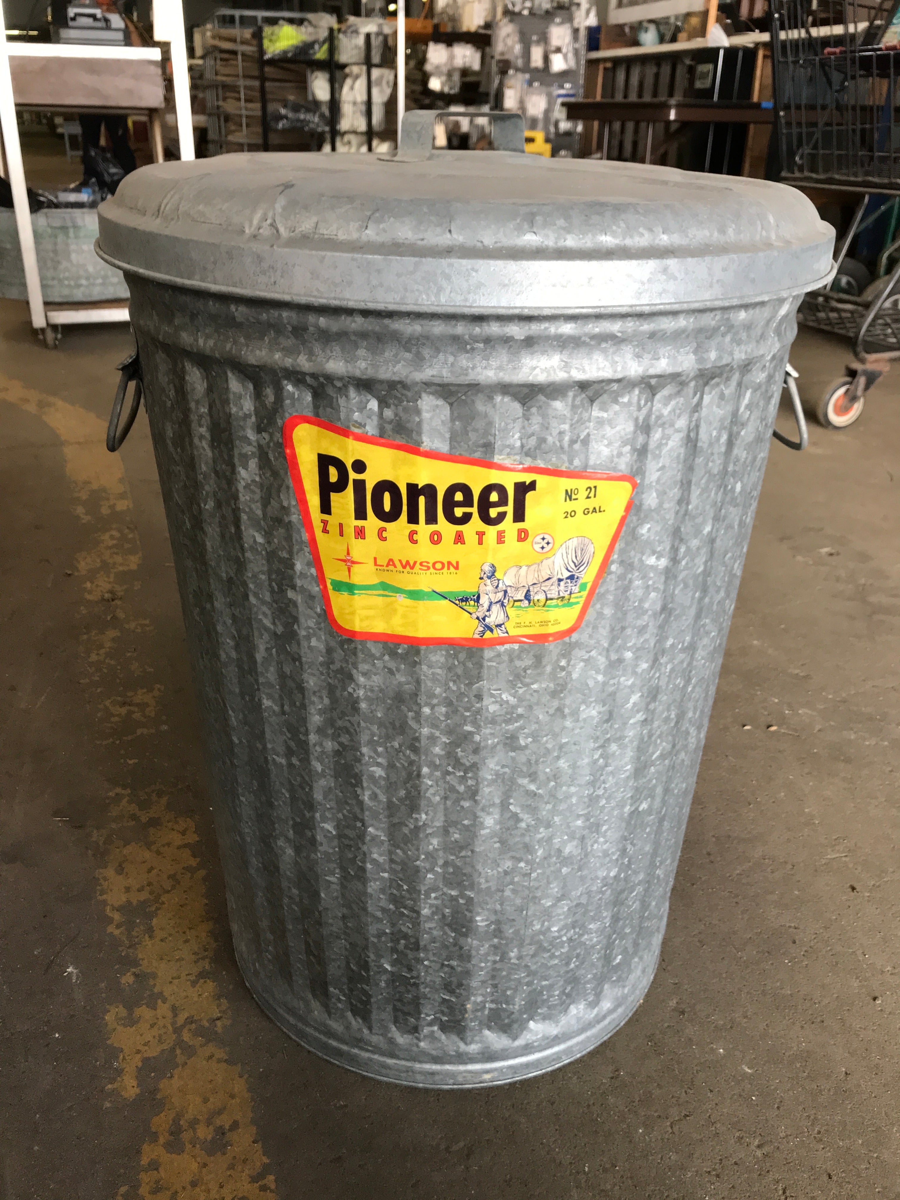 Pioneer vintage trash can with lid